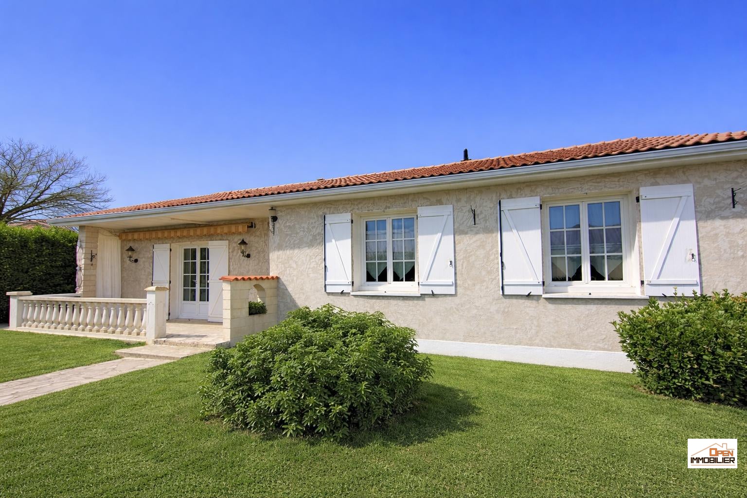 Maison T5 sur sous sol semi enterré