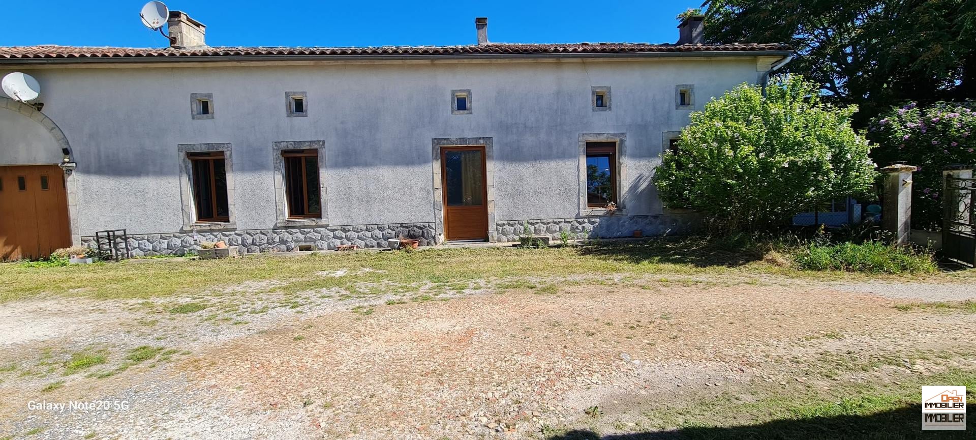 Maison avec garage attenant, véranda et grange - 175 m² - 6 pièces