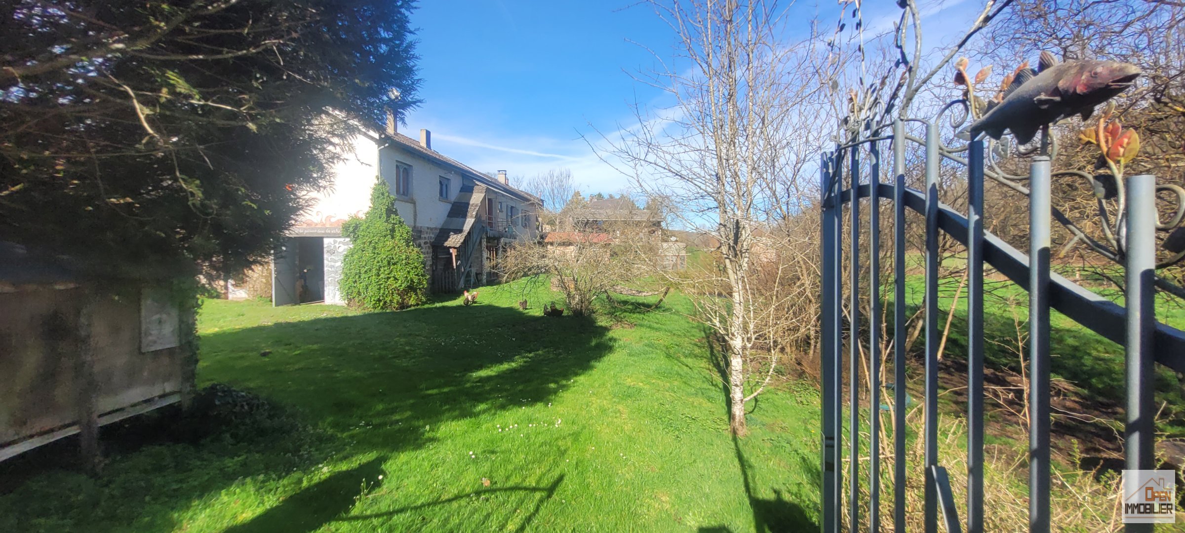 Propriété : maison et dépendances sur 3200m2 de terrain