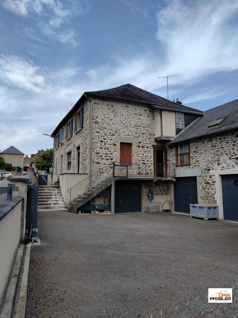 MAISON D&rsquo;HABITATION GARAGES ATELIER