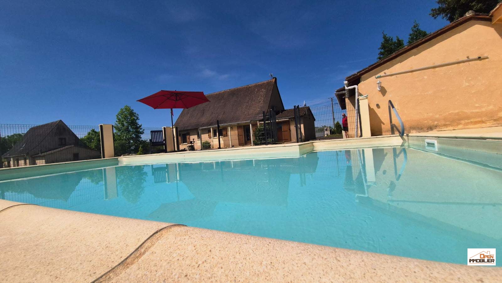 Offre exceptionnelle ! Calme et douceur de vivre en Périgord Noir : maison de plain-pied avec vue et isolation parfaite piscine et superbes prestations