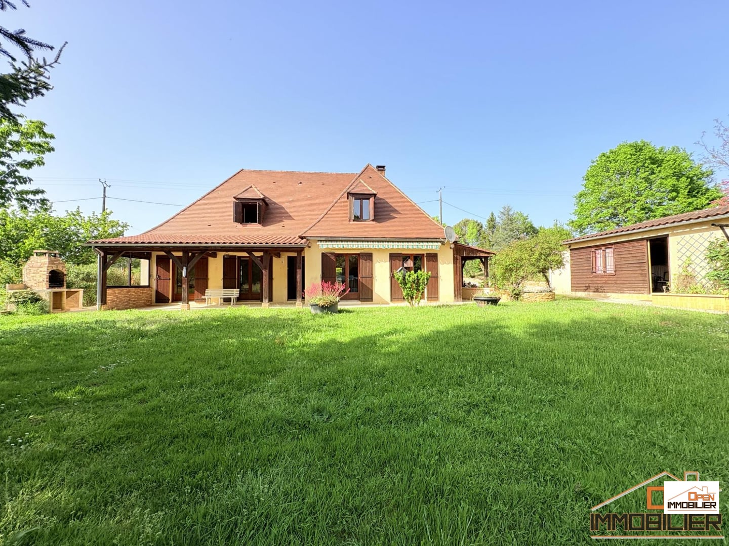 Maison Périgourdine 144m² – Terrain 1 921m²