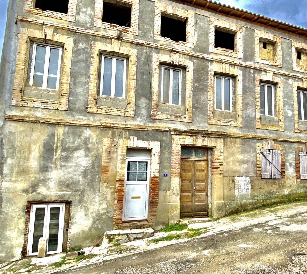 Maison de ville à transformer en plusieurs appartements