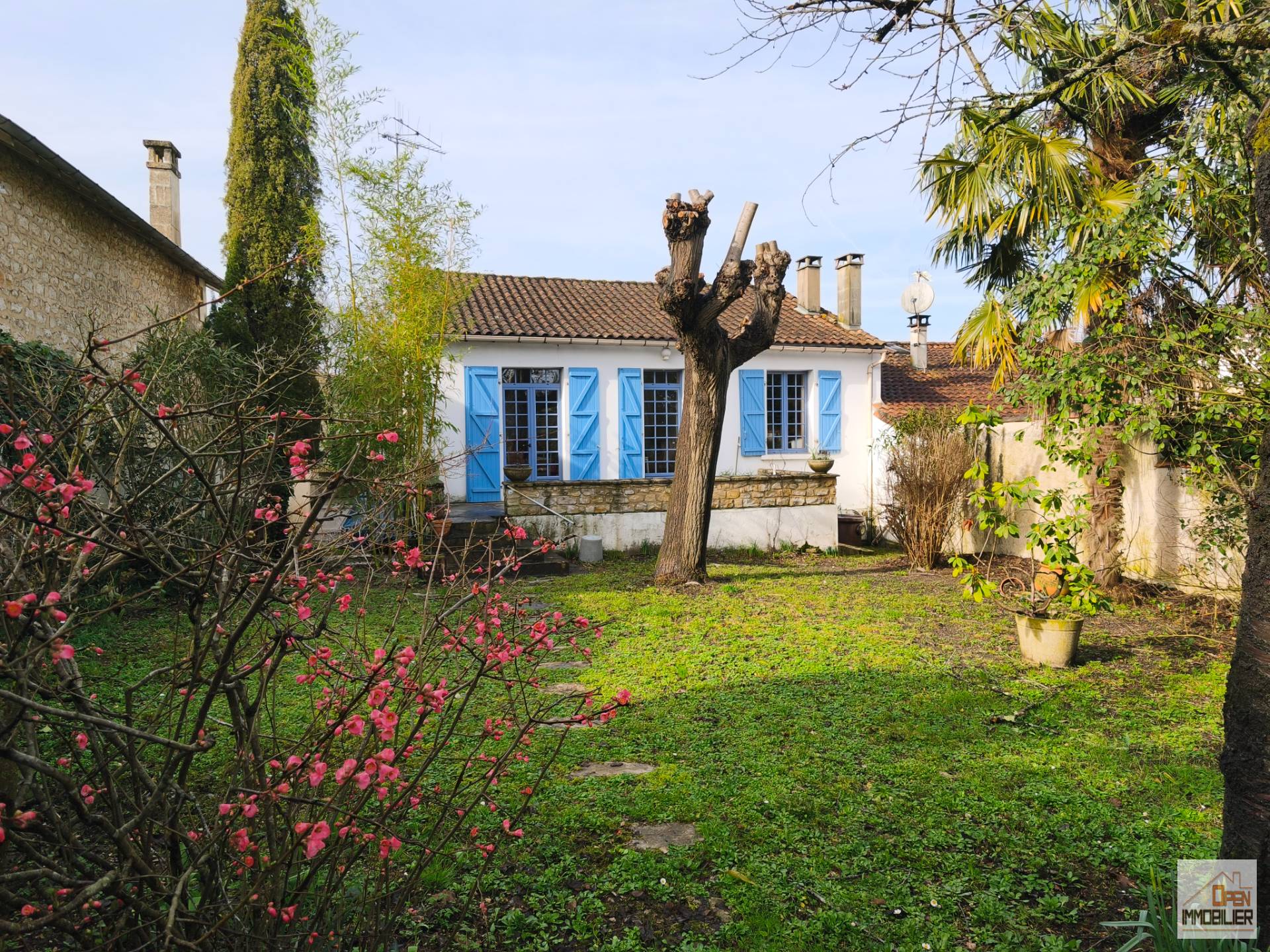 Maison T3 avec jardin et garages