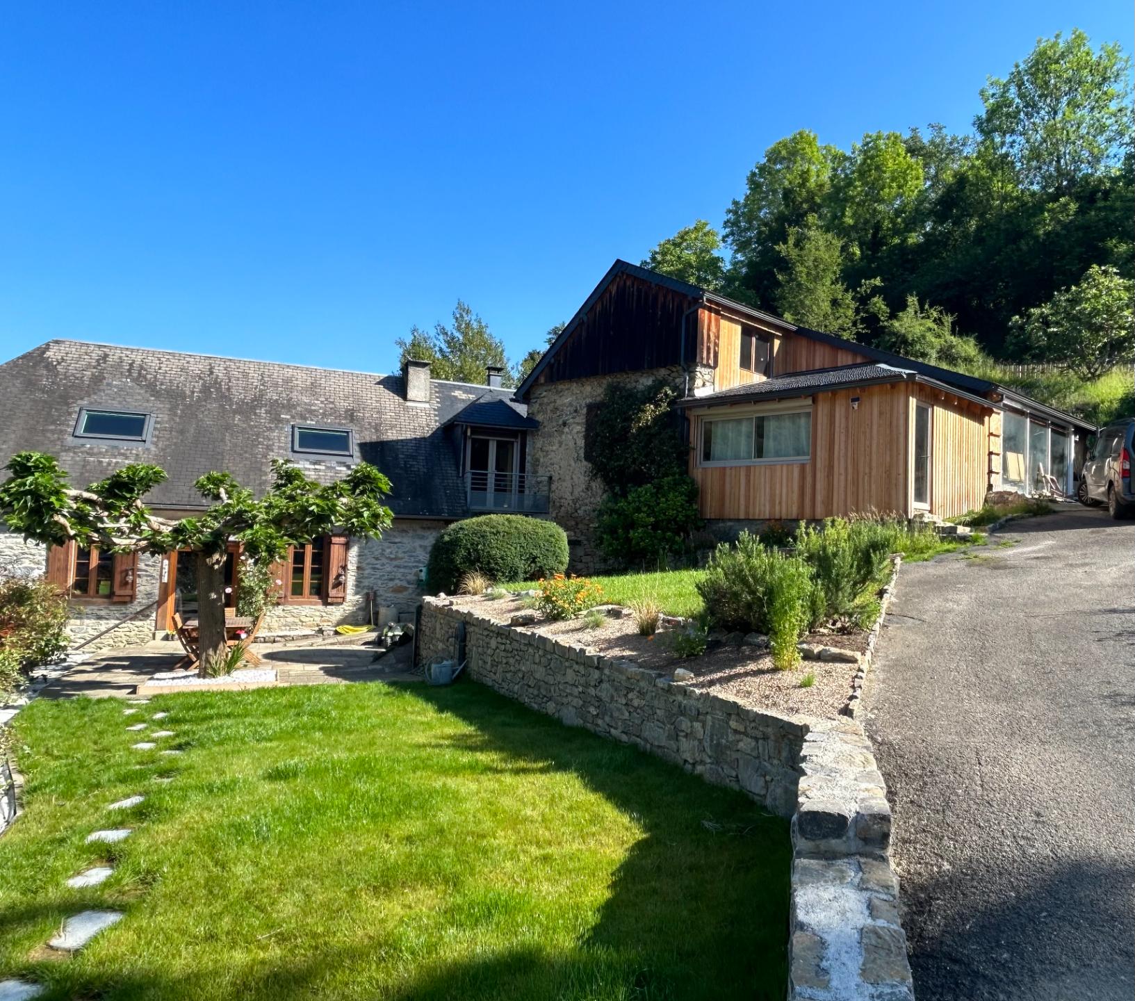 BERGERIE RENOVEE AU COEUR DES PYRENEES