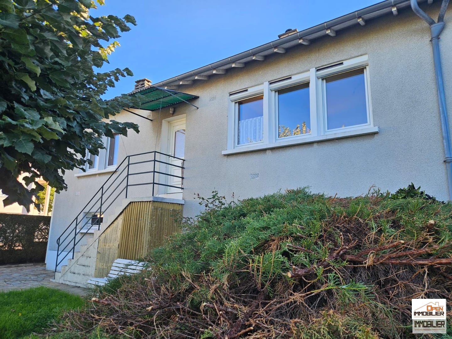 Maison lumineuse sur sous-sol