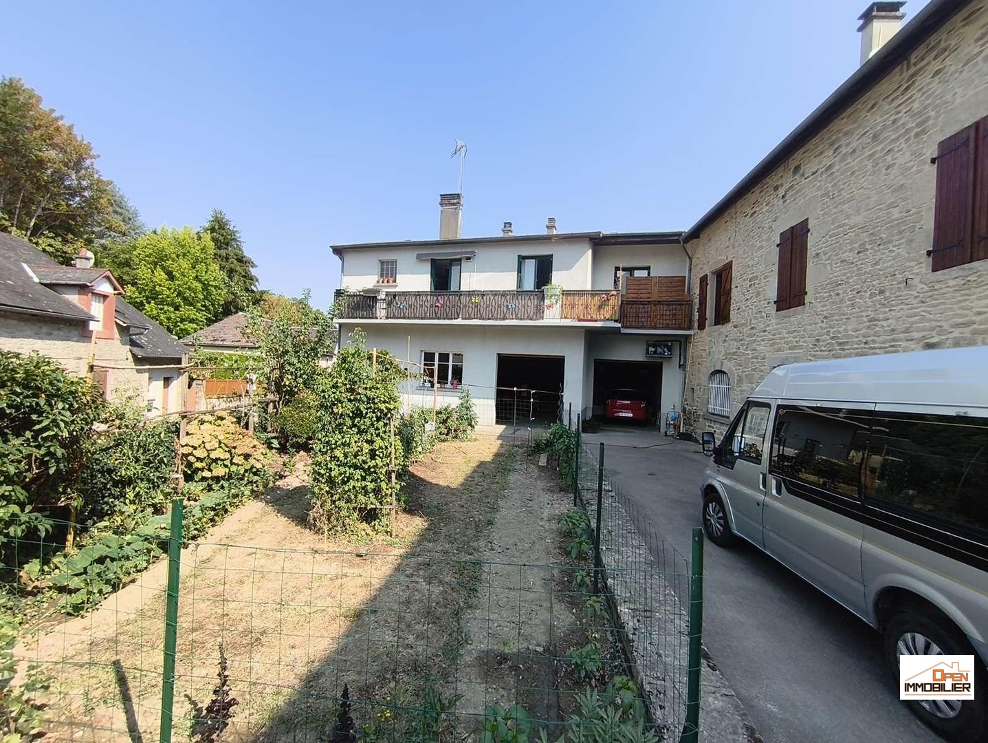 Maison type T4, avec trois garages, jardin et cour 19470 Le Lonzac - Le Lonzac