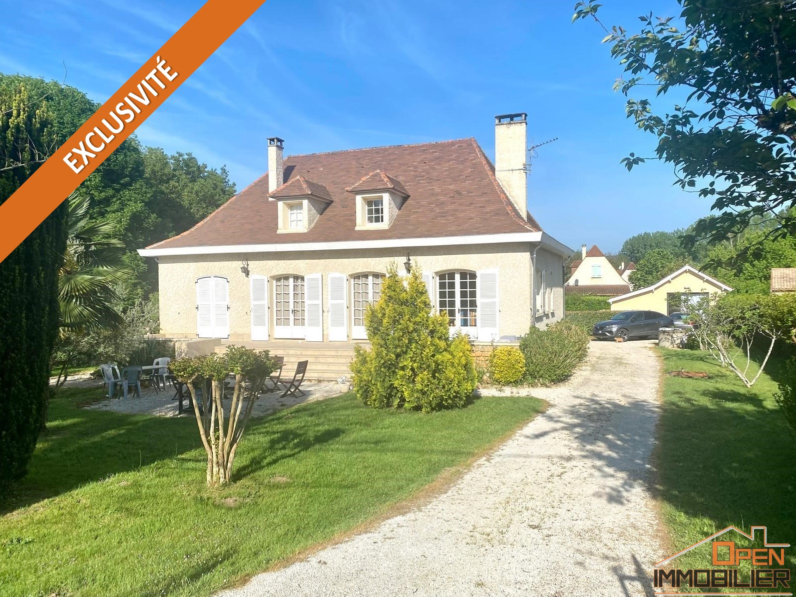 Maison 195m²-Piscine-Terrain 1 577m²