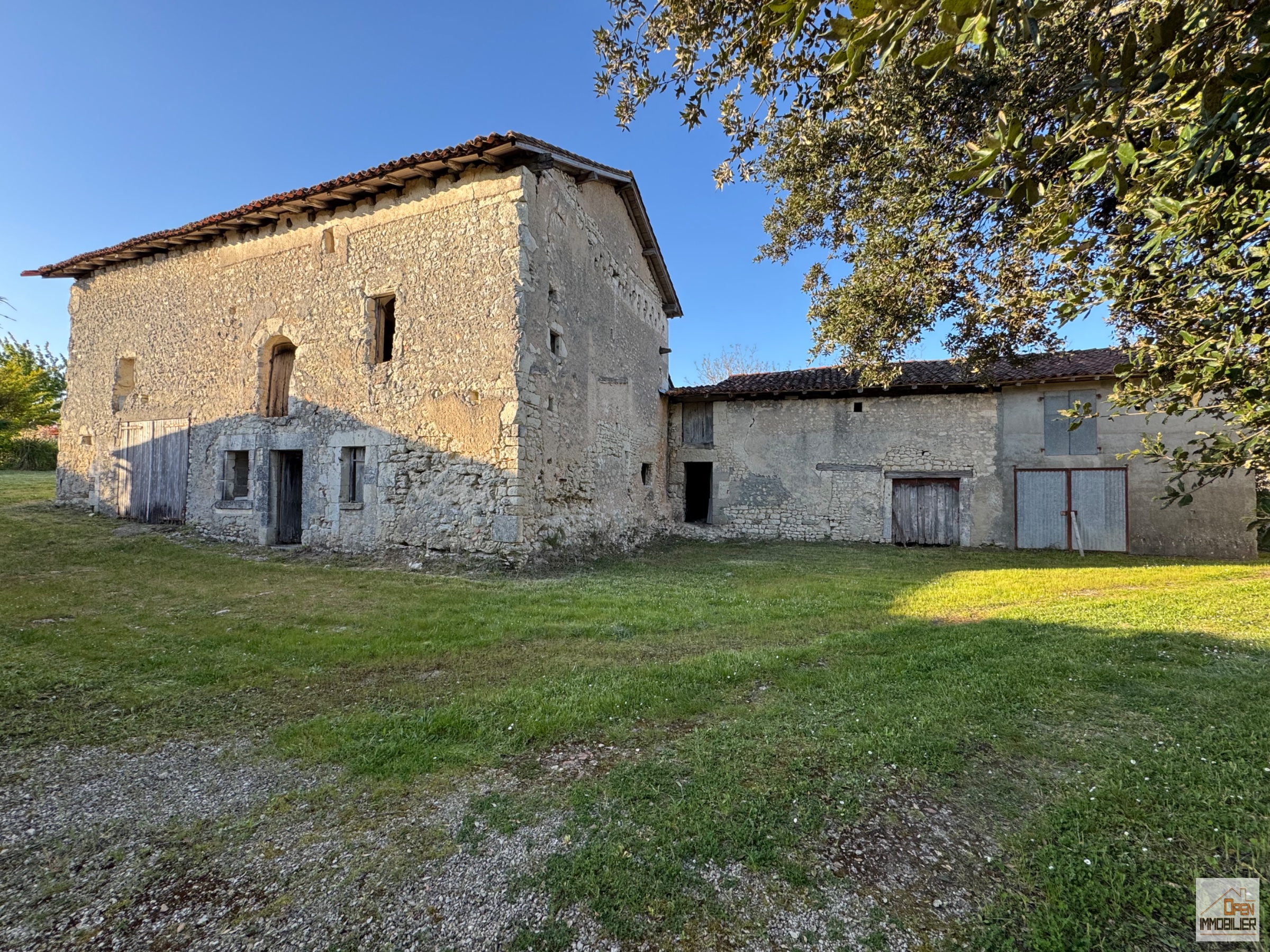 Ancien manoir à rénover – fort potentiel