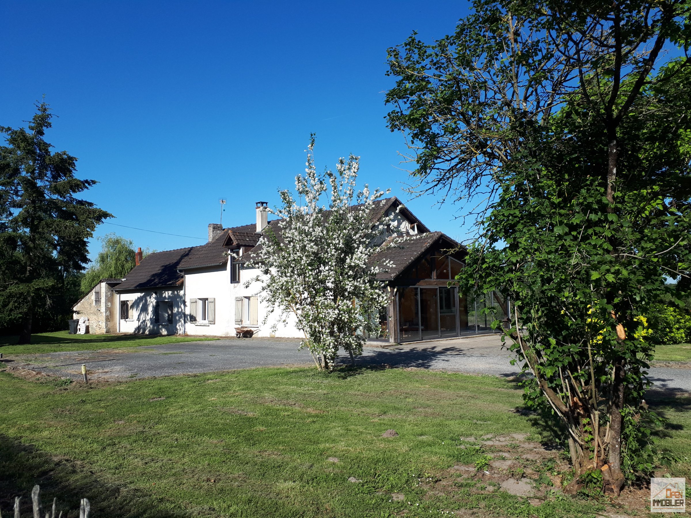 Très belle propriété avec étang – 8 pièces – 6 chambres - Les Ormes