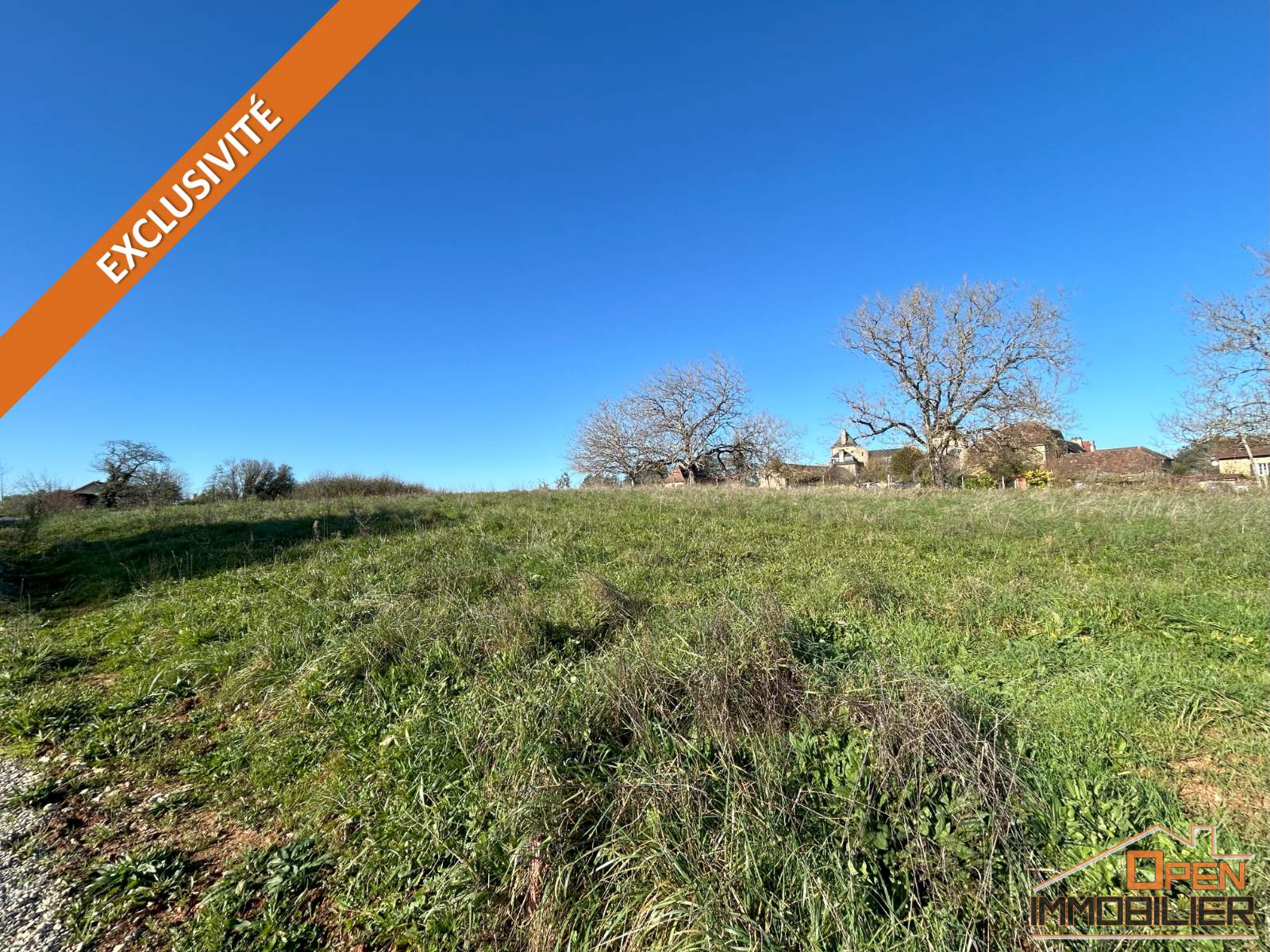 Terrain à bâtir viabilisé 1 223m²