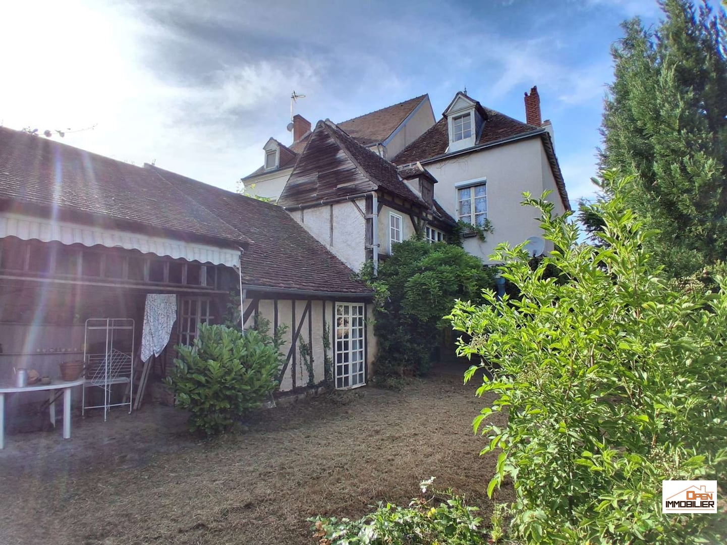 Maison de ville avec jardin et garage !