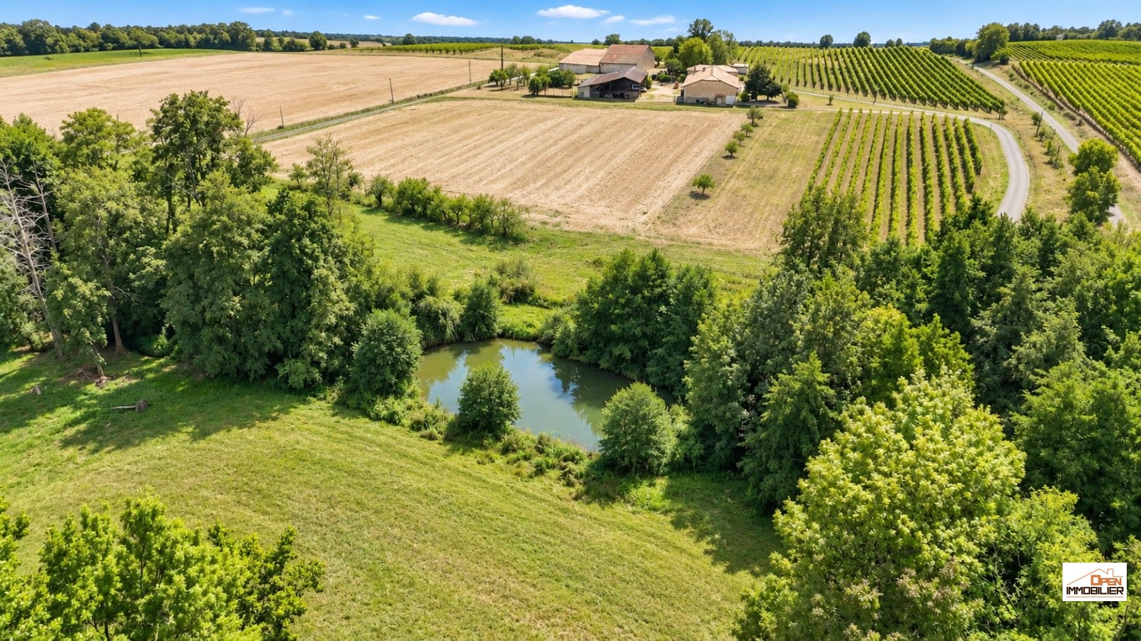 PROPRIÉTÉ DE CARACTÈRE EN PIERRE – DOMAINE FAMILIAL, ÉQUESTRE OU TOURISTIQUE - Baignes-Sainte-Radegonde
