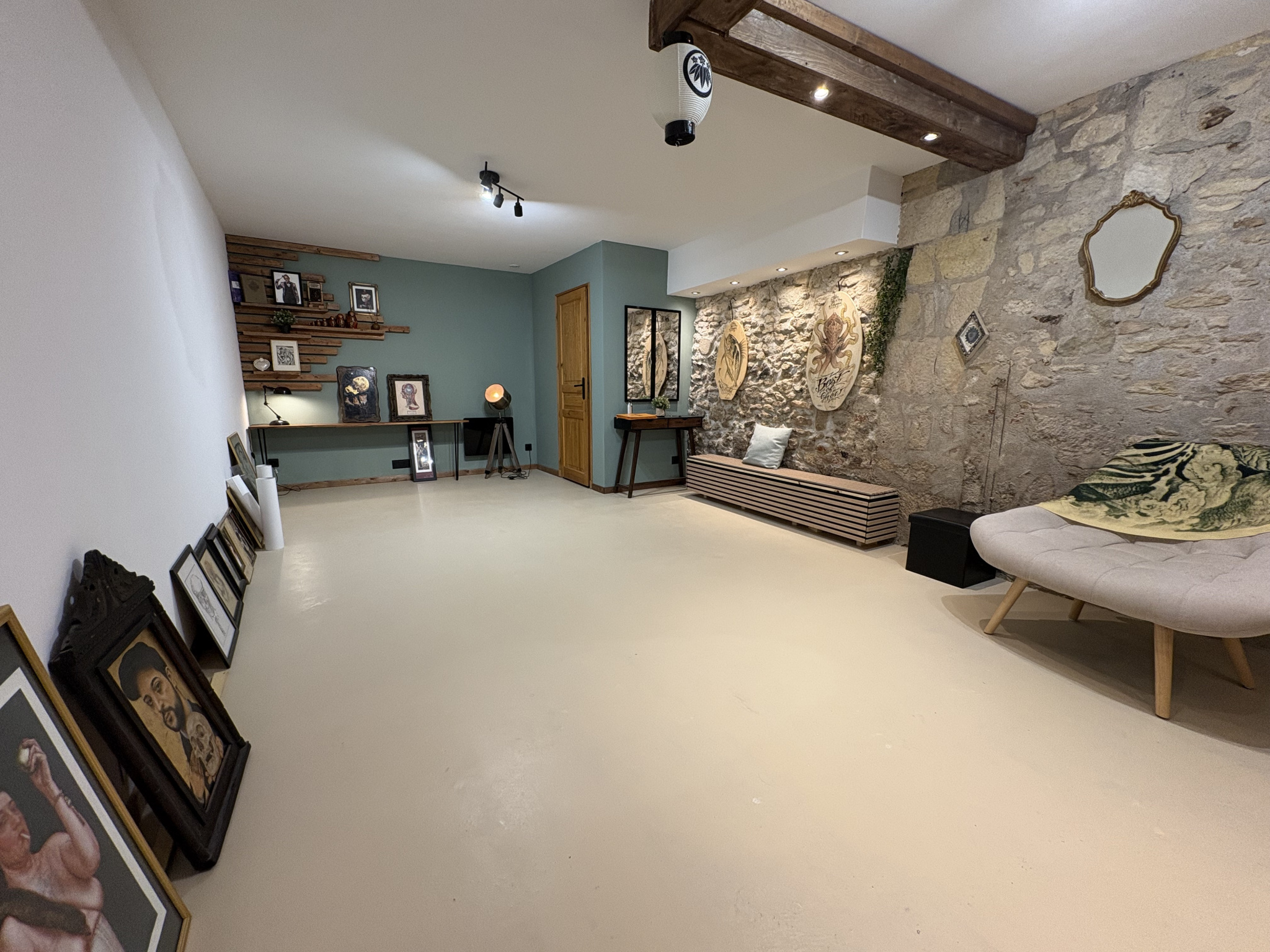 A VENDRE – LOCAL COMMERCIAL AU PIED DE LA CATHÉDRALE DE PÉRIGUEUX