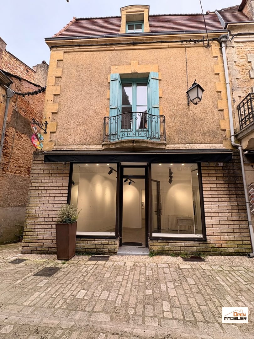 Immeuble avec fond de commerce