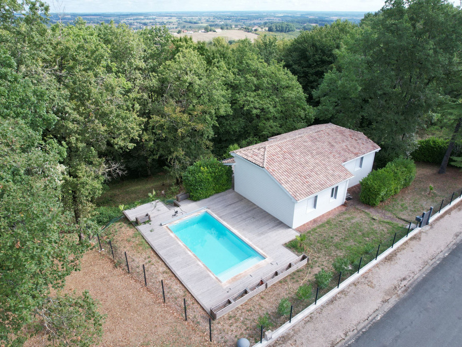 Maison contemporaine rénovée Type 5 avec piscine et espaces extérieurs