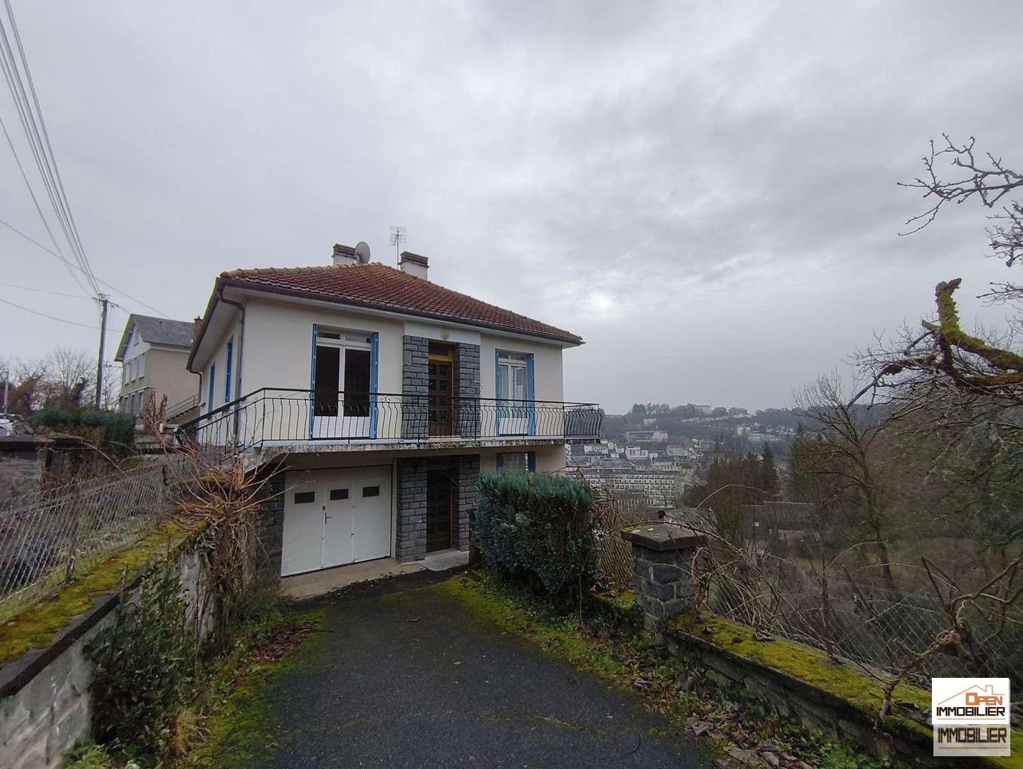 Maison avec un T3, T2, T1, garage, jardin