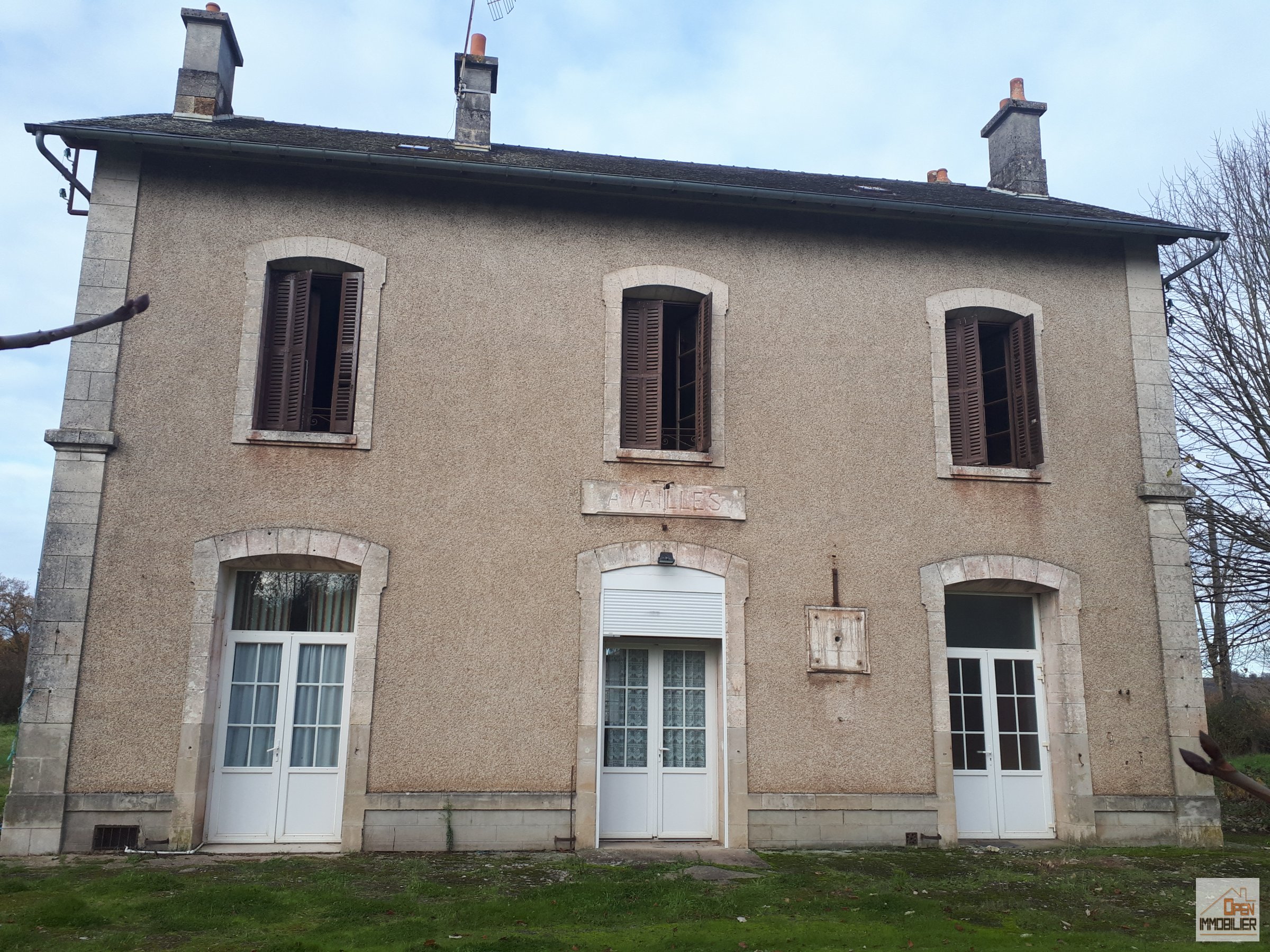 Superbe potentiel pour cette grande maison historique à rénover, 6 chambres