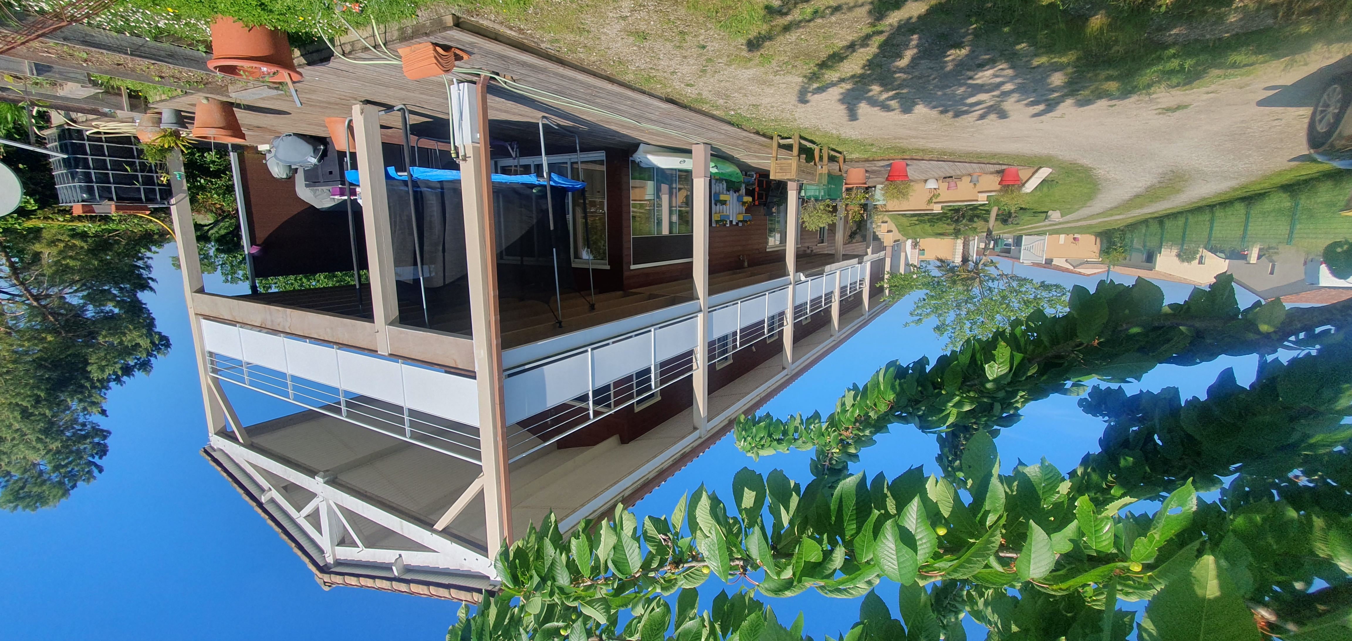 Grande maison en bois