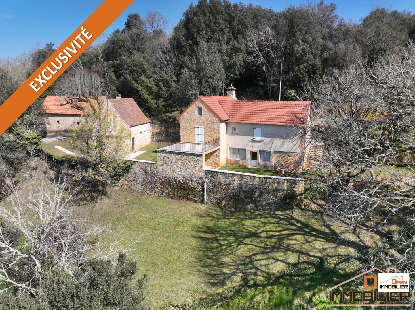 Propriété 2 maisons en pierre 154m²-Terrain 33 841m²