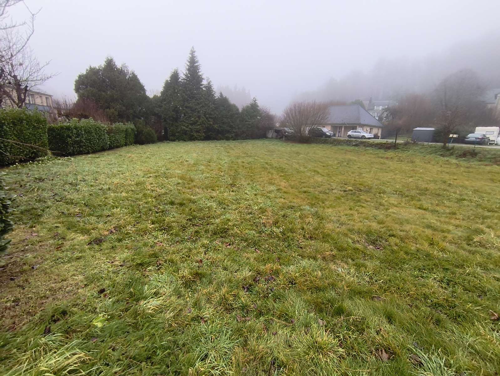 À vendre : beau terrain constructible de 1200 m² à Espagnac (centre-bourg)