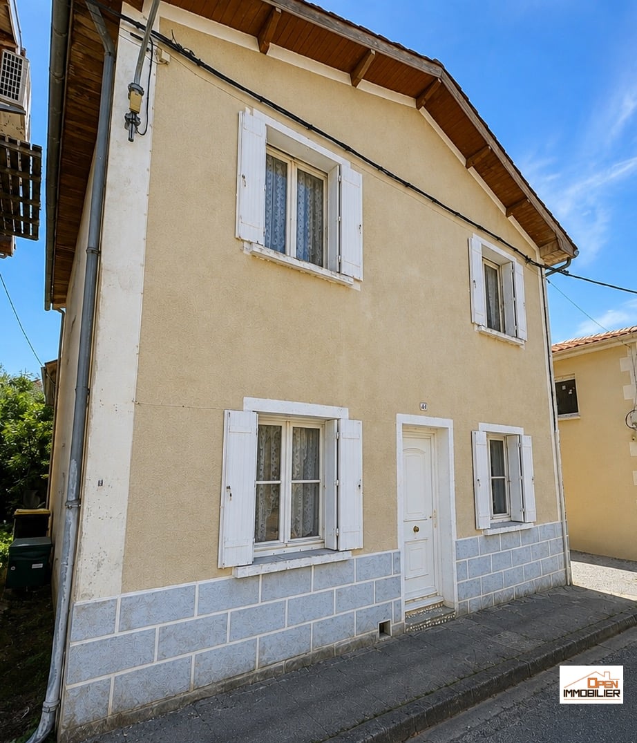 Maison de ville 110 m² – Garage et terrain constructible non attenant - Baignes-Sainte-Radegonde