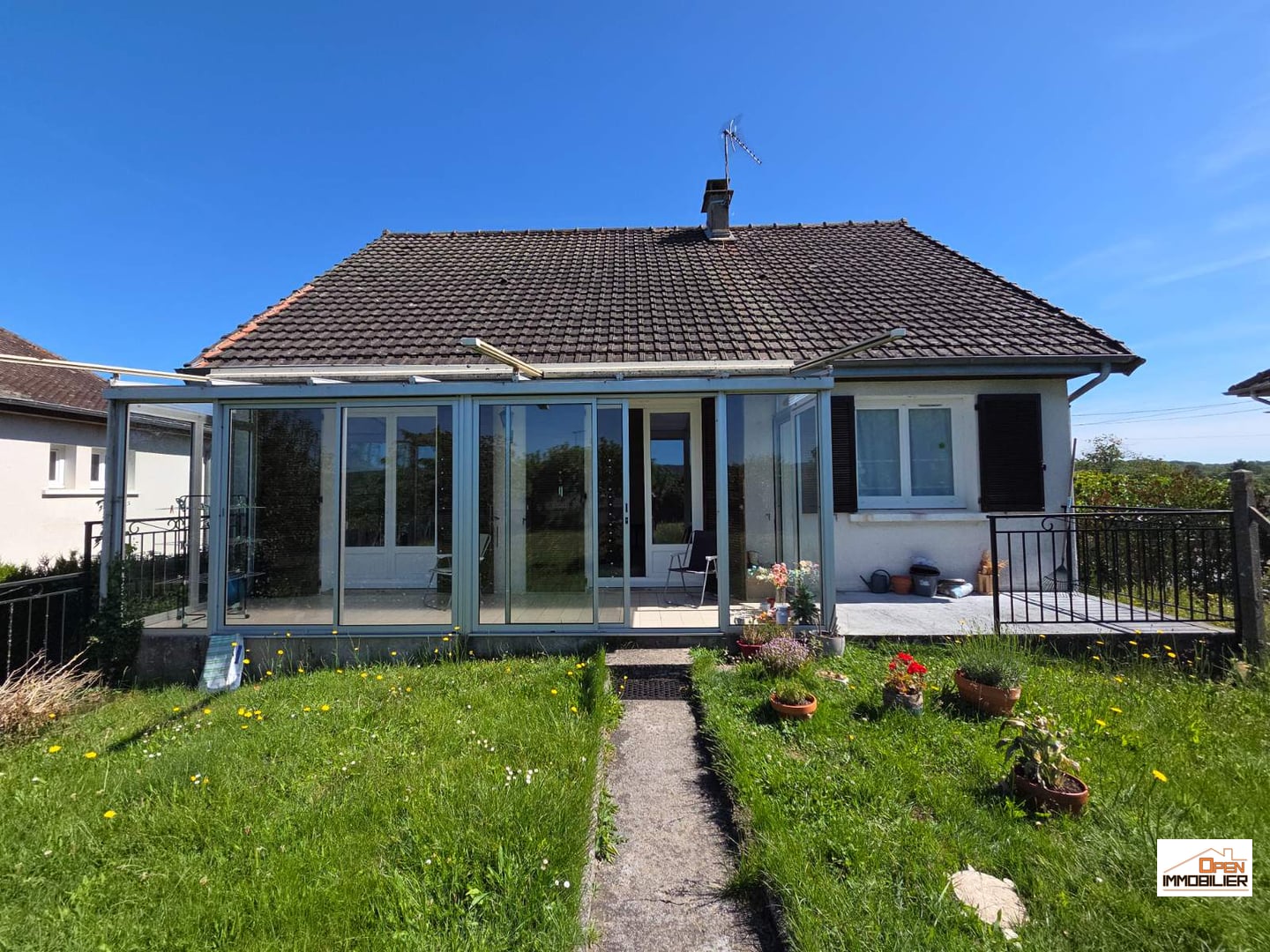 Maison 96 m2 habitable sur sous-sol complet avec véranda et terrain clos de 704 m2