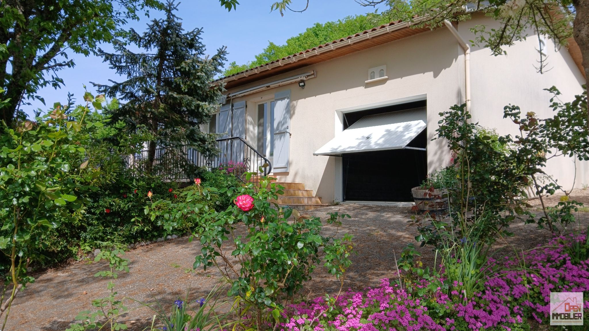 Maison 2 chambres, garage, terrain clos