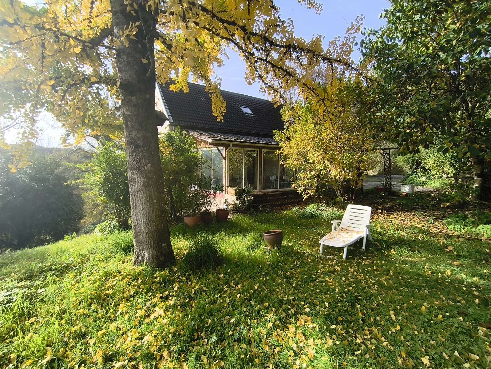 Ancienne ferme rénovée – 6 chambres, piscine et vue nature – Tulle