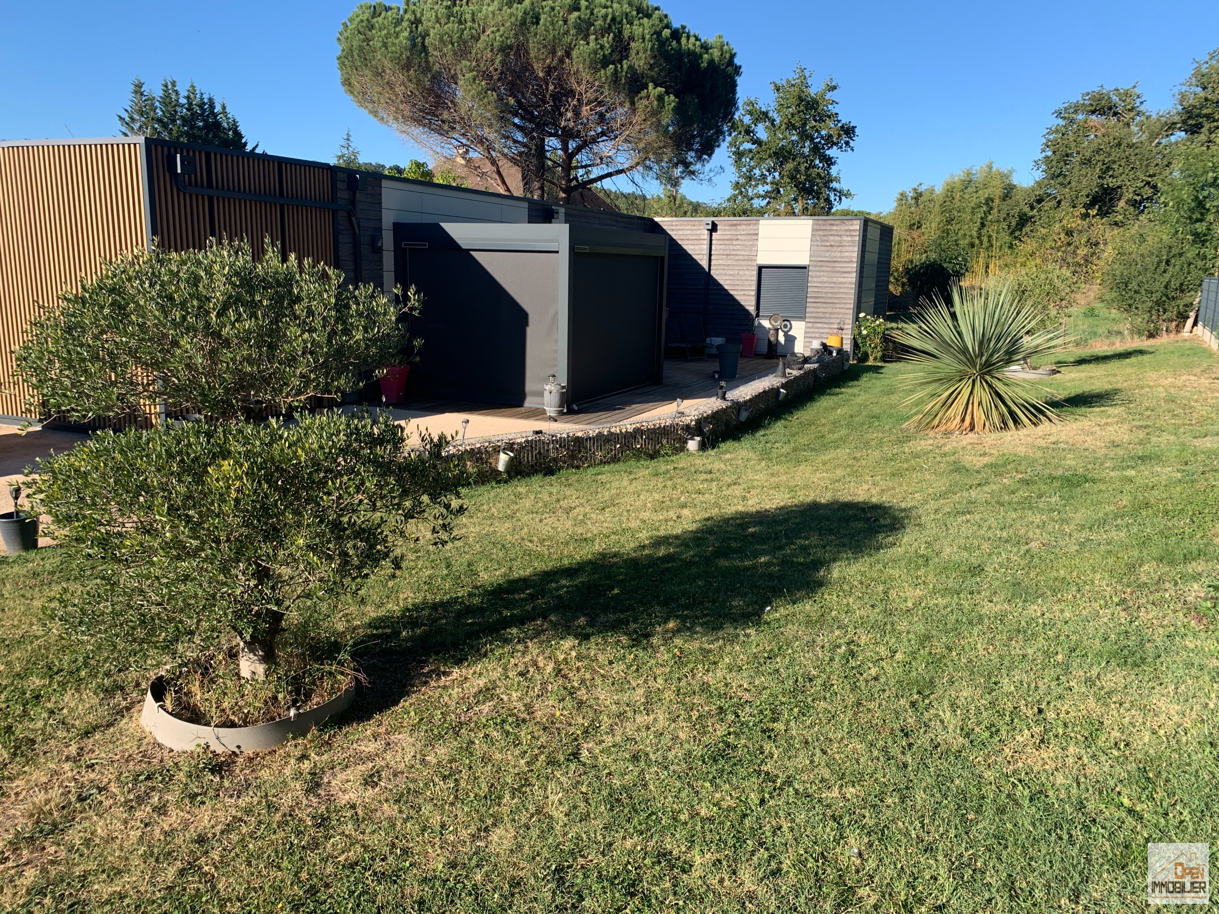 Maison contemporaine récente à Malemort