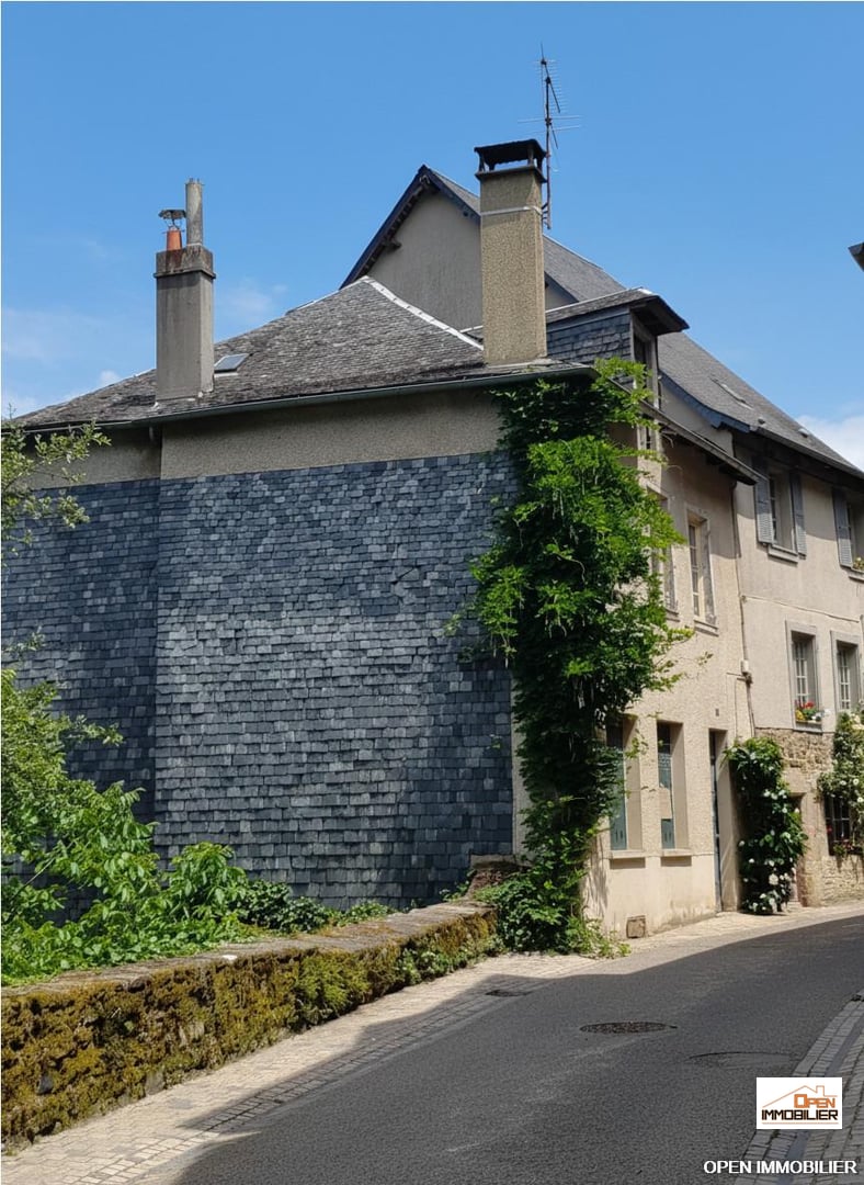Maison cœur historique d&rsquo;Uzerche avec Jardin