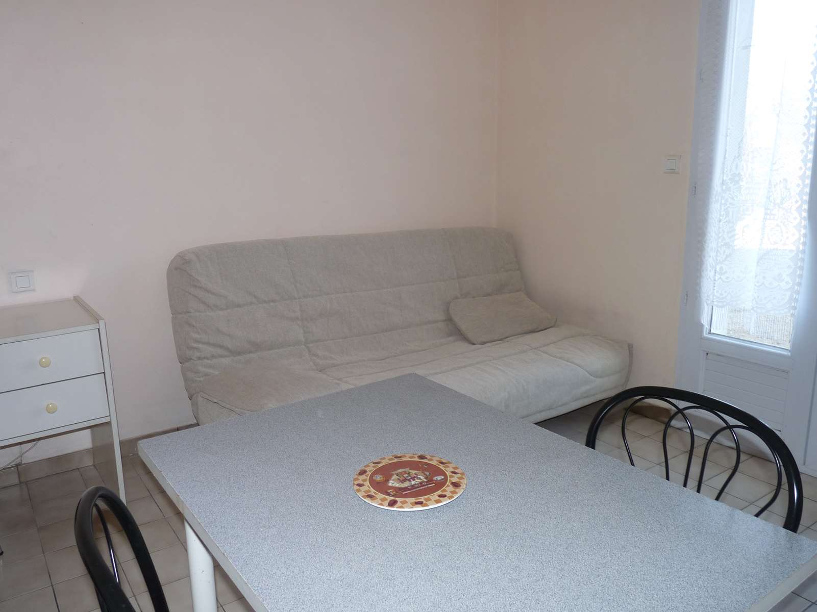 À ÉGLETONS, STUDIO DE 15M² À LOUER 300 € CC PAR MOIS