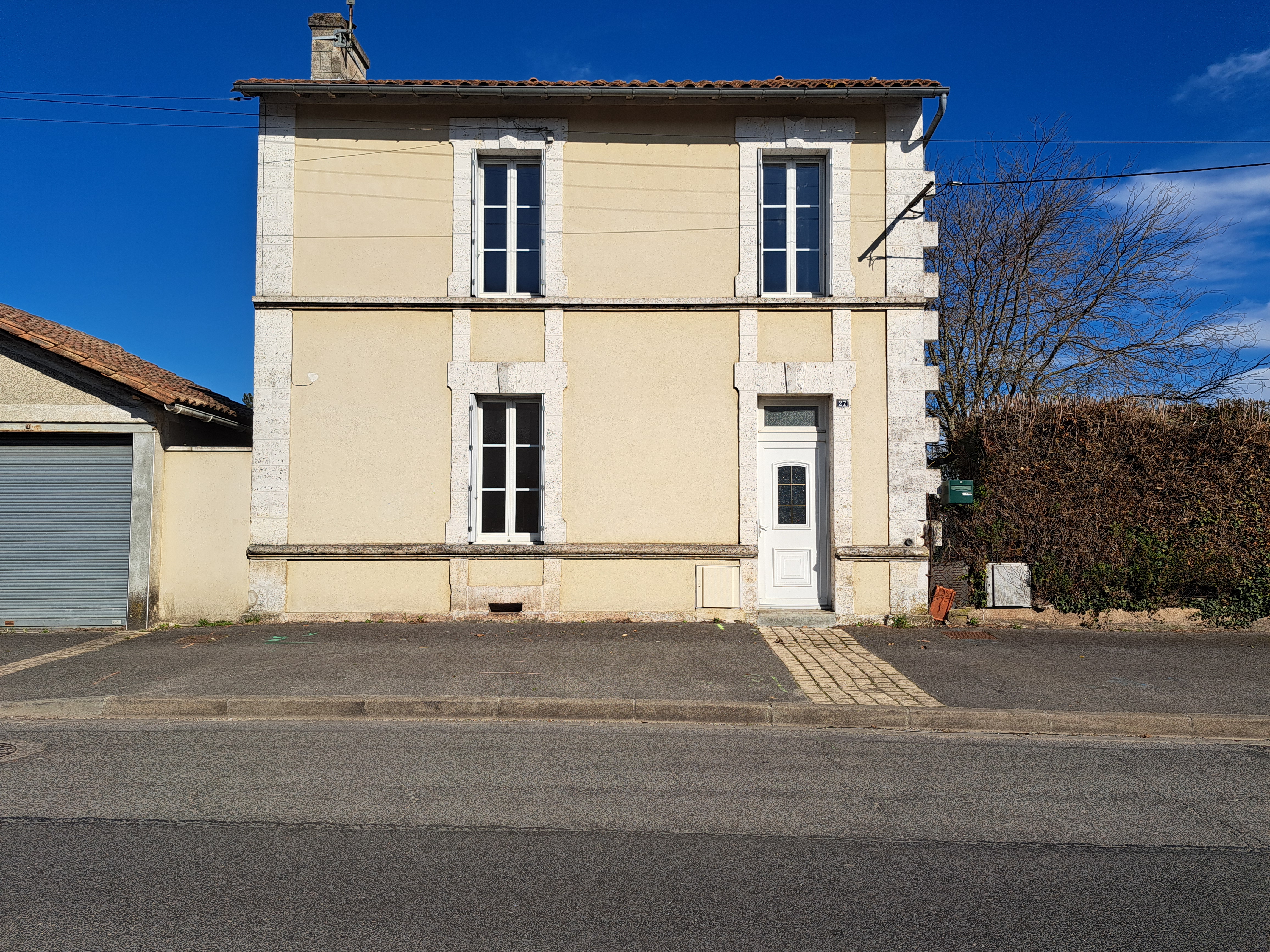 MAISON A LOUER 108 M² 16300 BARBEZIEUX-ST-HILAIRE