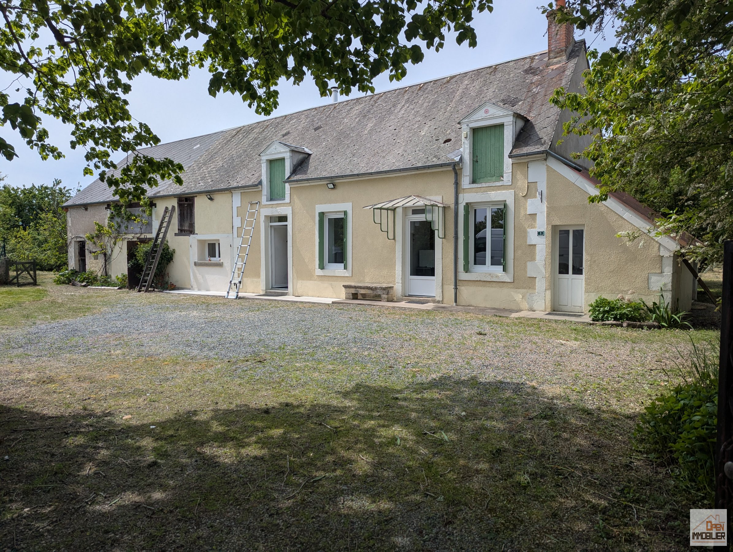 A 250m du 1er voisin, maison de campagne sur 5ha !