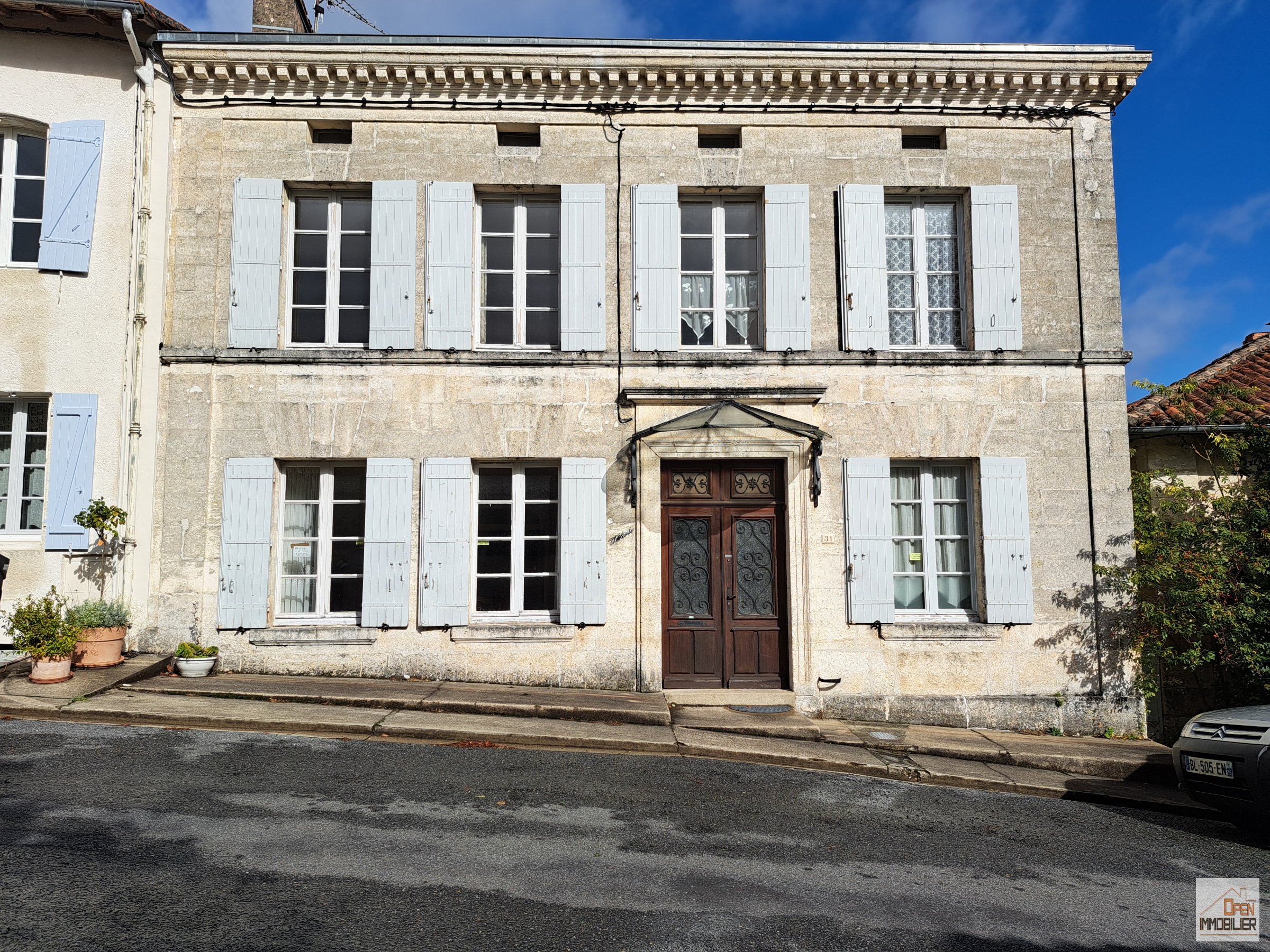 Maison en pierre avec caves, grenier, courette et jardin clos - 172 m² - 5 pièces