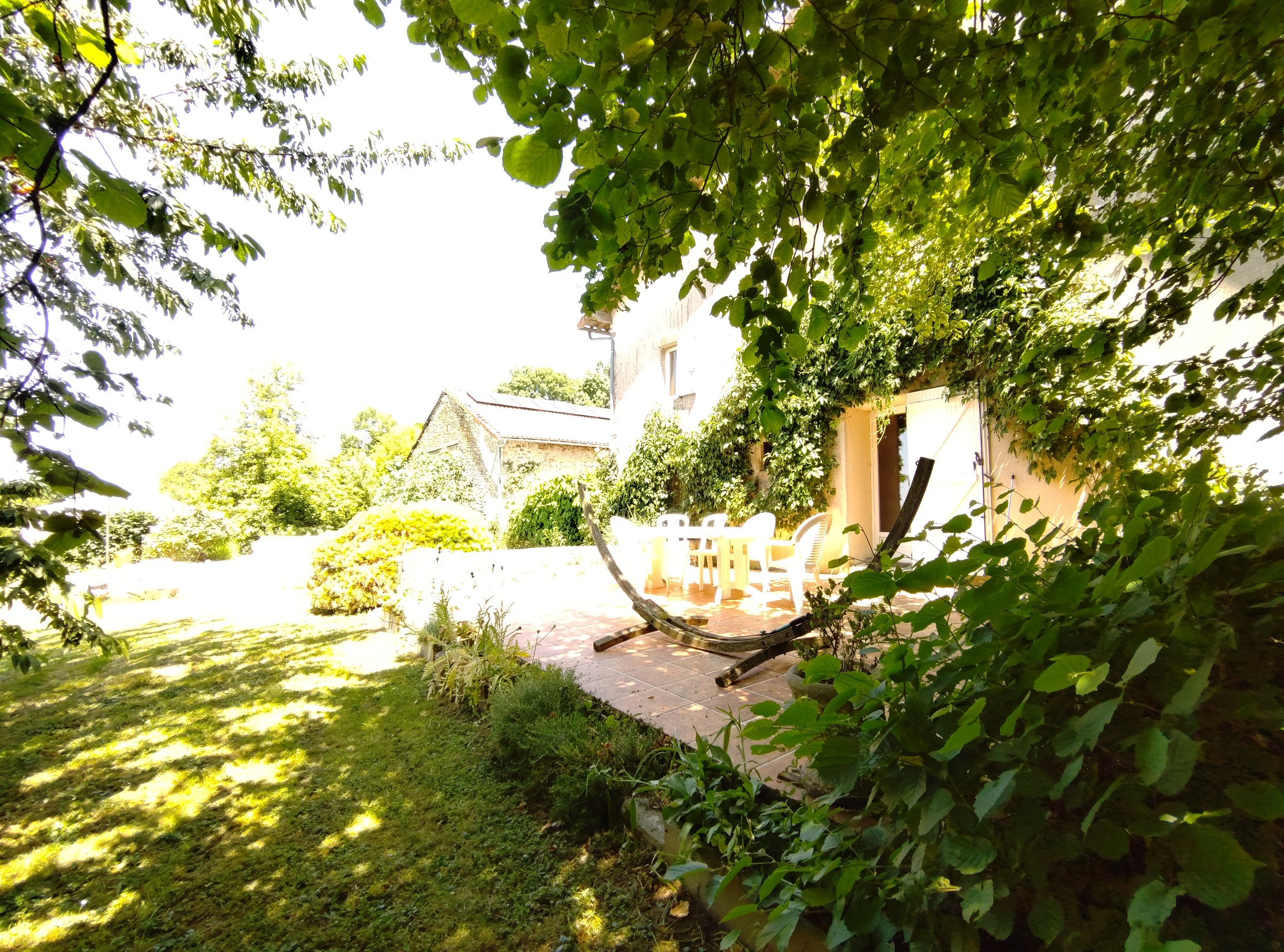 Ferme rénovée avec piscine & jardin - Photo 2