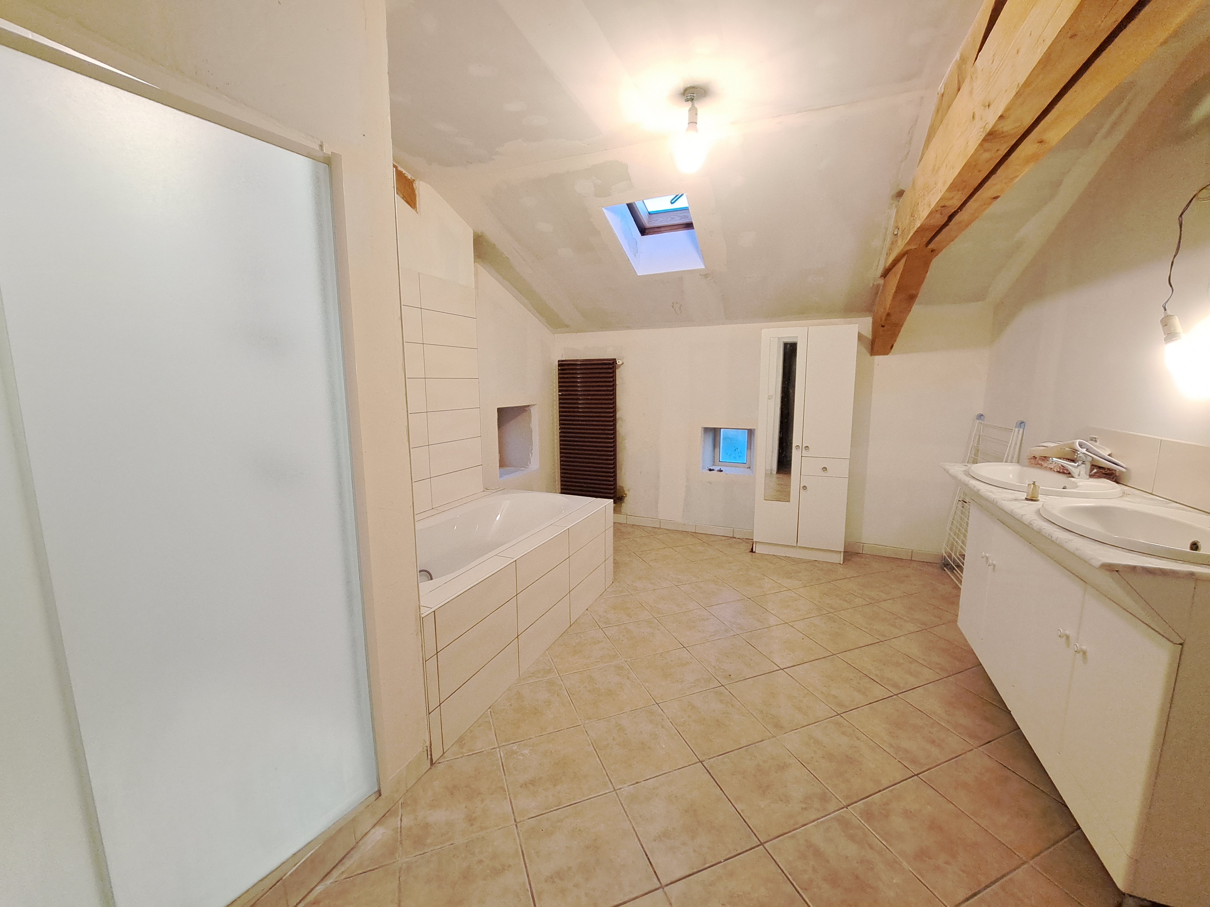 Photo 6 - Maison avec garage attenant, véranda et grange – 175 m² – 6 pièces
