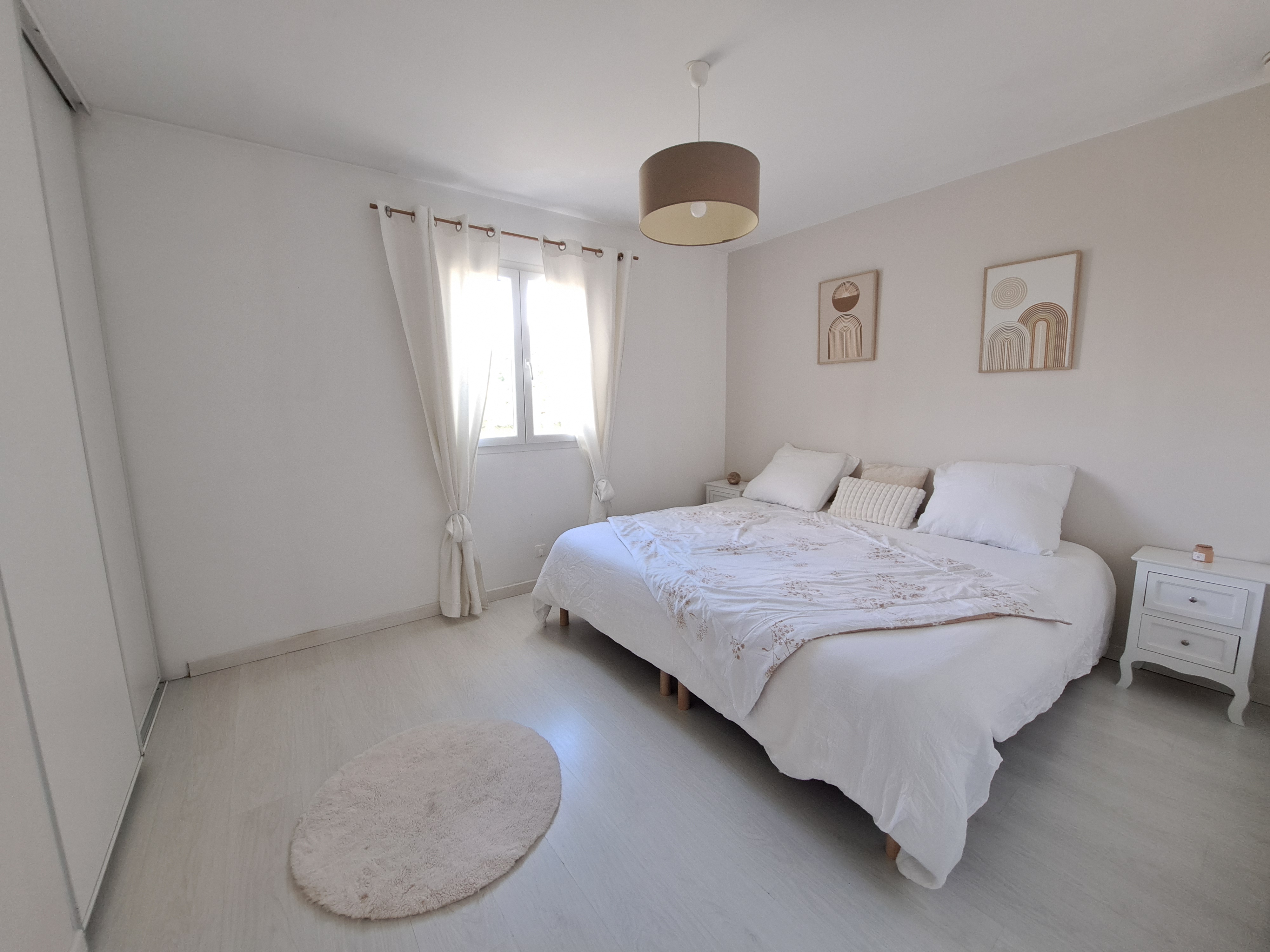 Photo 8 - Maison avec double garage, piscine et jardin clos – 122 m² – 5 pièces