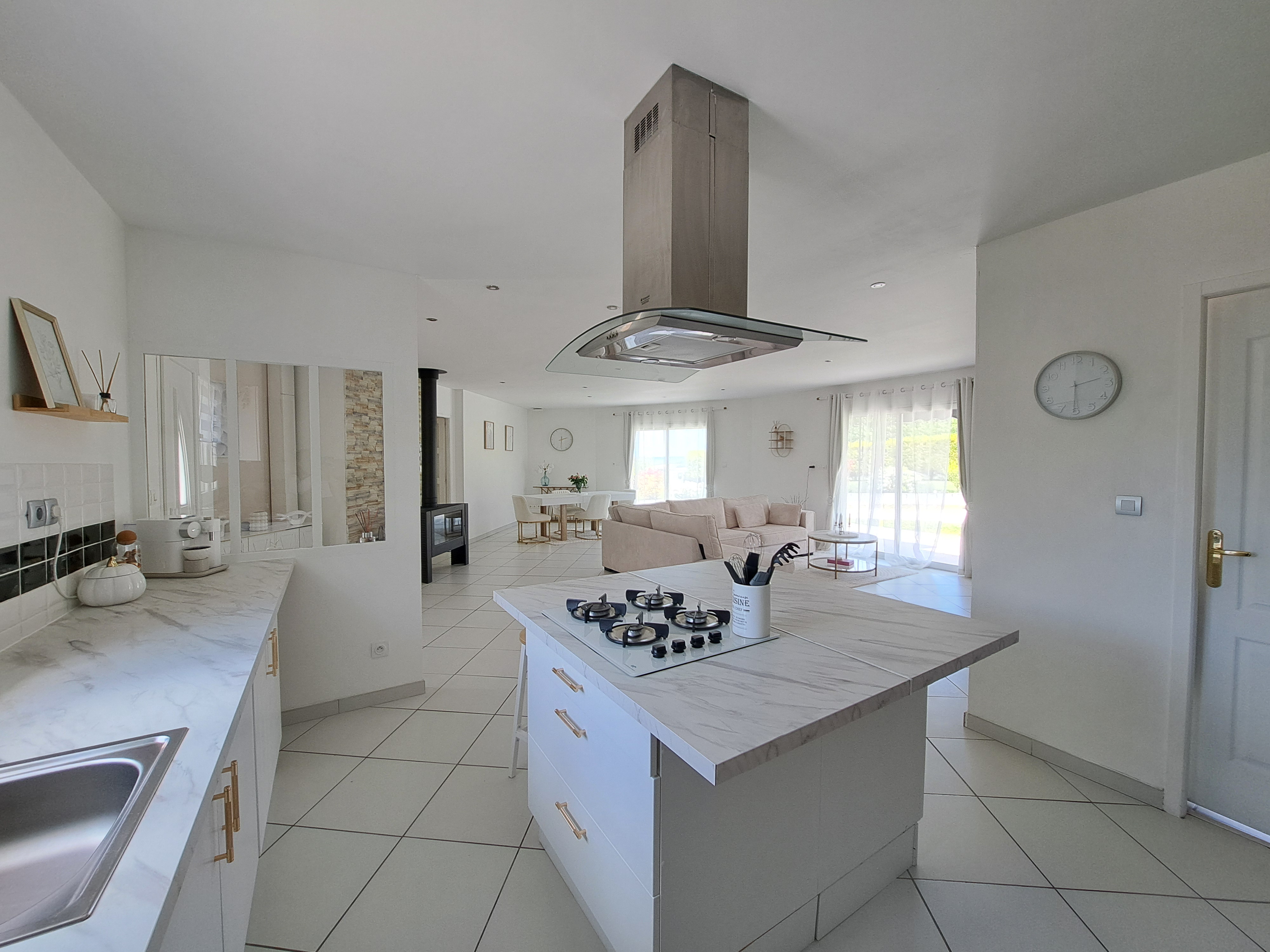 Photo 5 - Maison avec double garage, piscine et jardin clos – 122 m² – 5 pièces