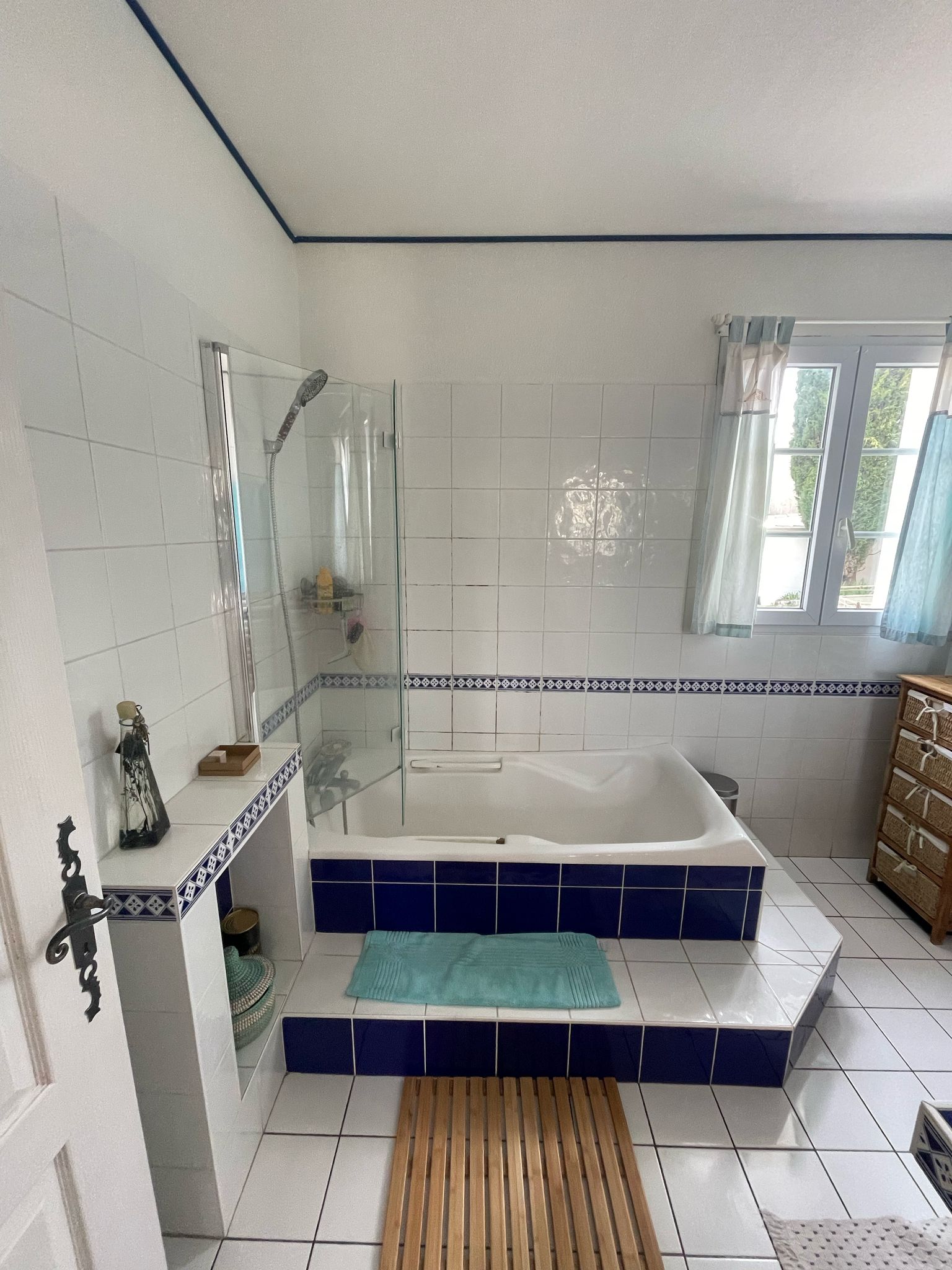 Photo 19 - Superbe maison d&rsquo;architecte avec jardin arboré et piscine