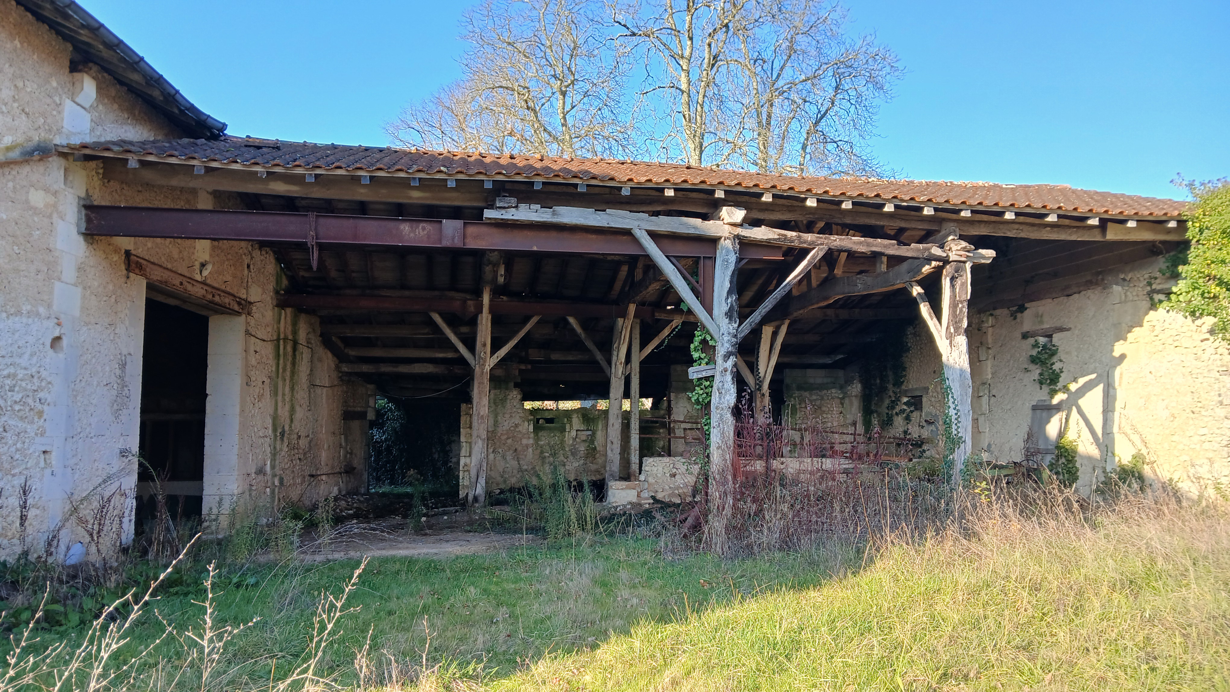 Photo 14 - Propriété 22 ha, 2 maisons, étang, ruisseau, sources