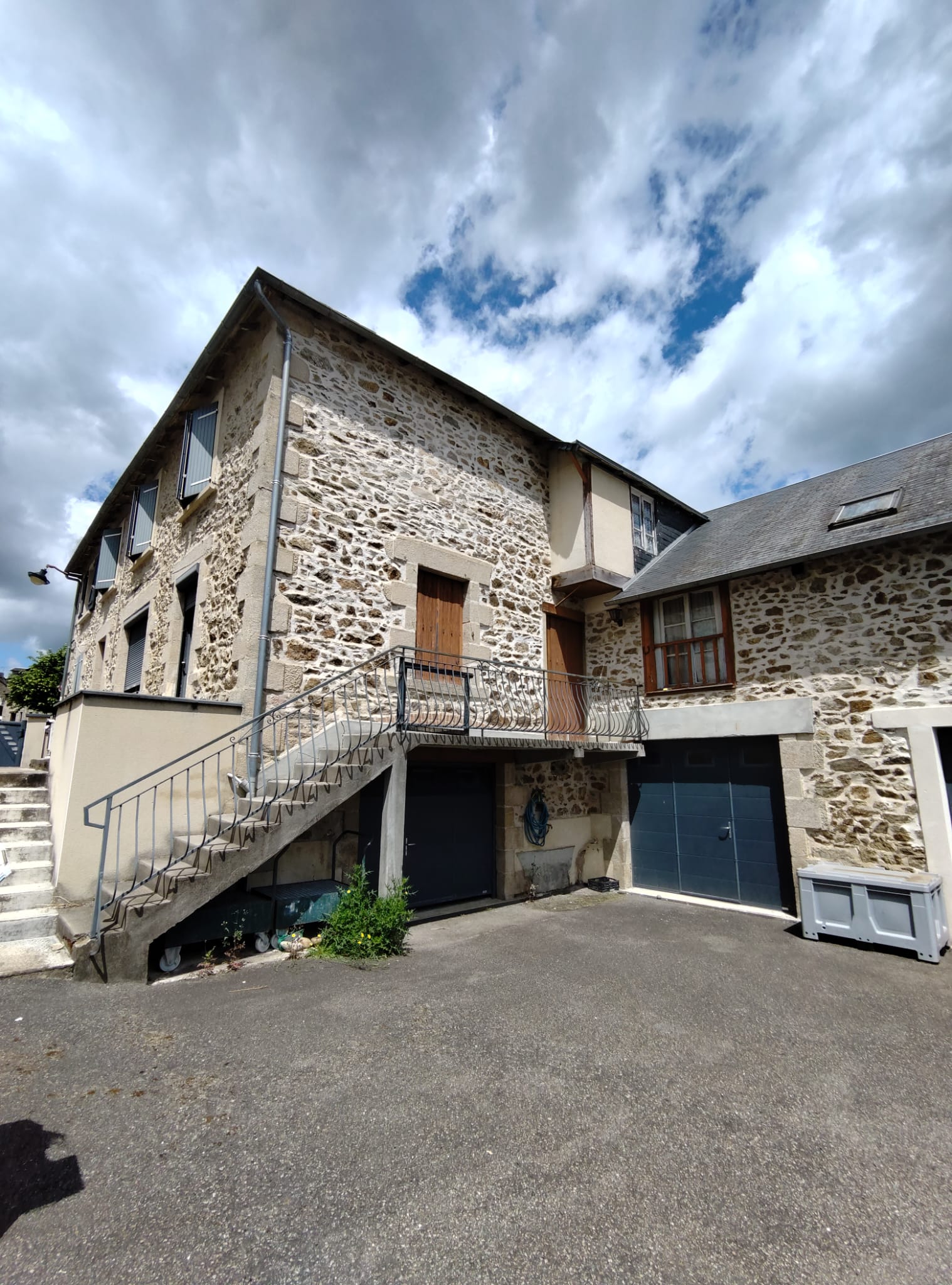 Photo 2 - MAISON D&rsquo;HABITATION GARAGES ATELIER