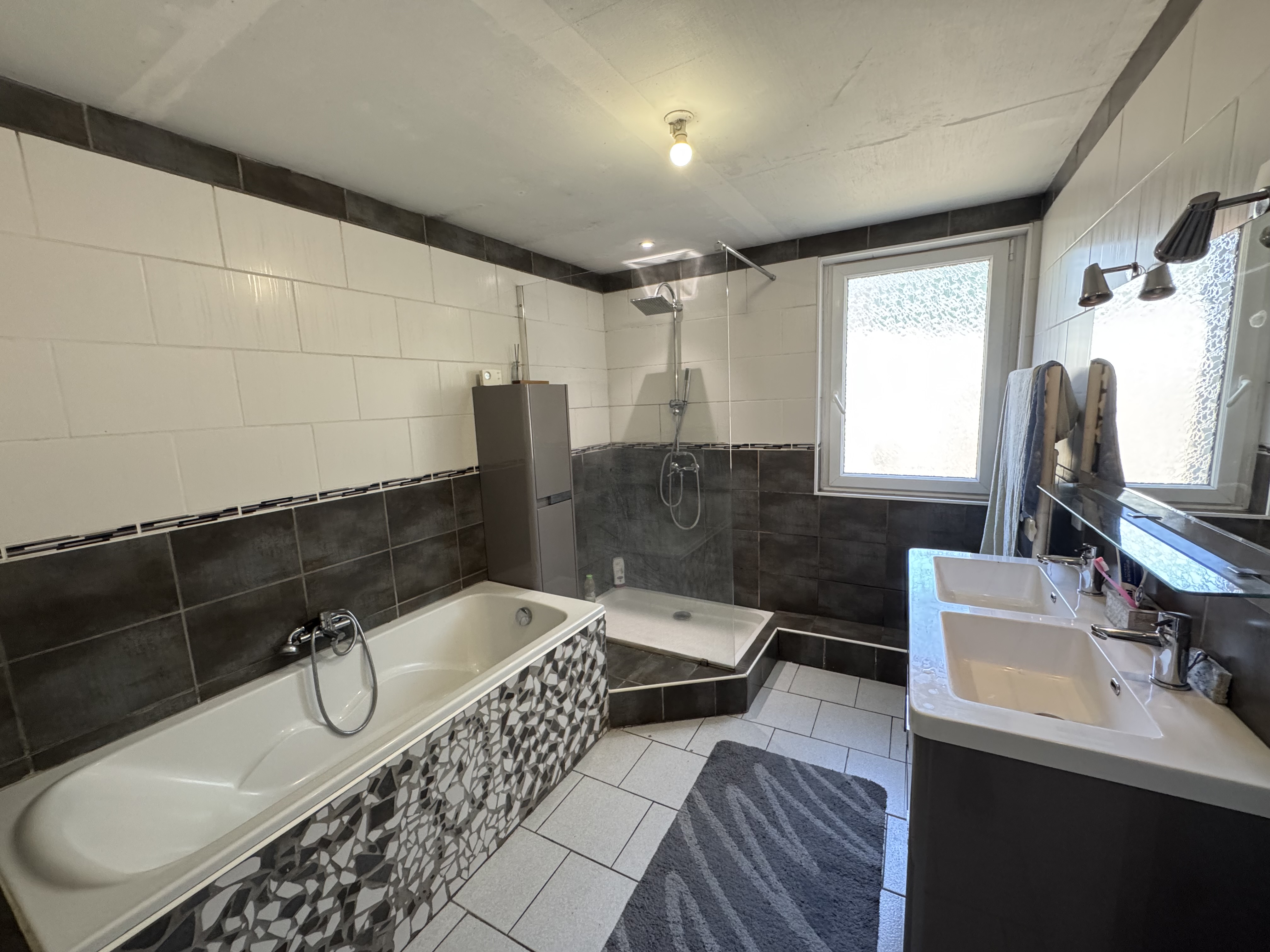 Photo 12 - Maison en pierre 159m² – 5 chambres – Terrain environ 2000 m²