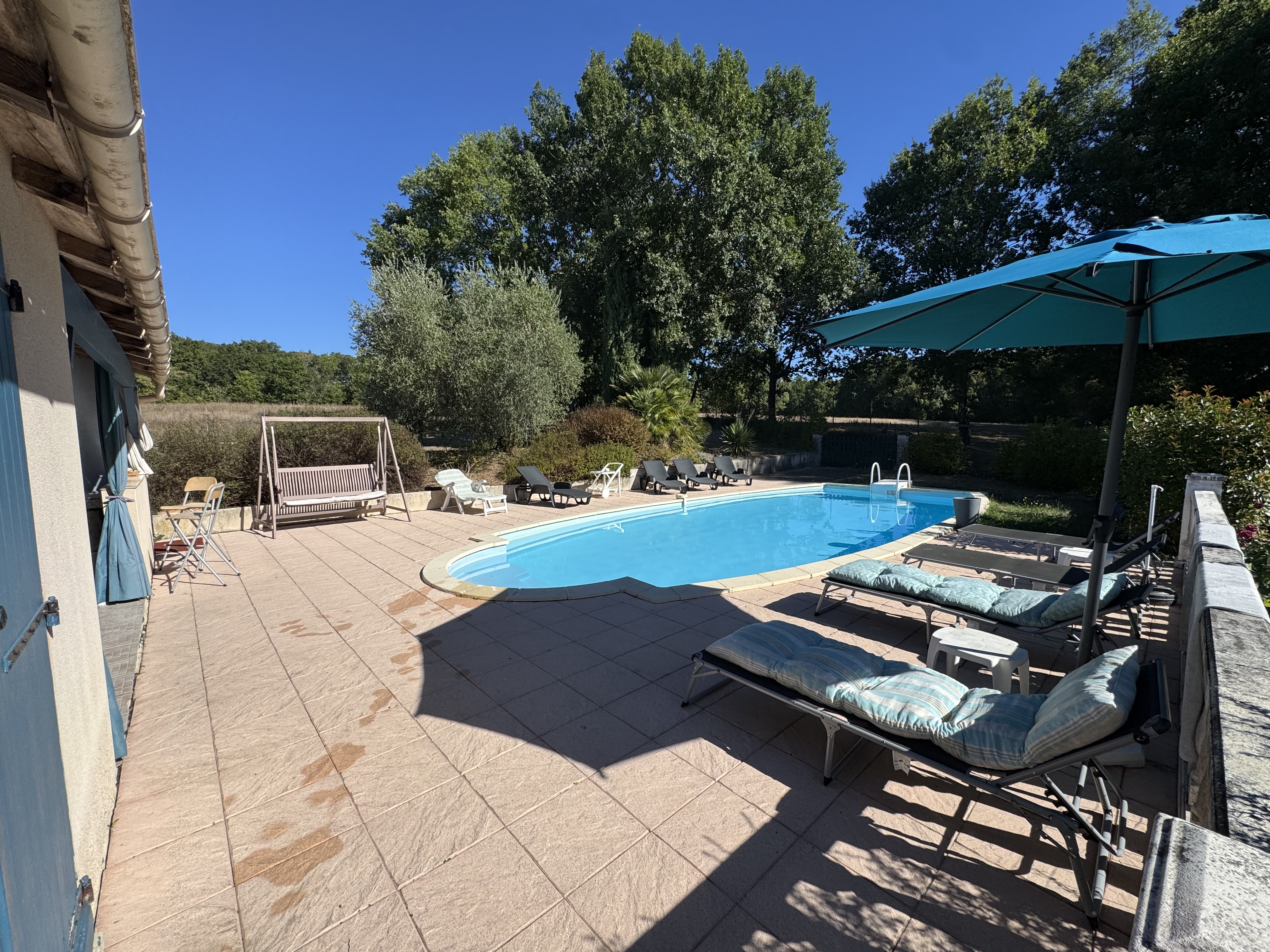 Photo 4 - BELLE MAISON EN PIERRE – 5 CHAMBRES – PISCINE – PANNEAUX SOLAIRES – 3 708 M² DE TERRAIN