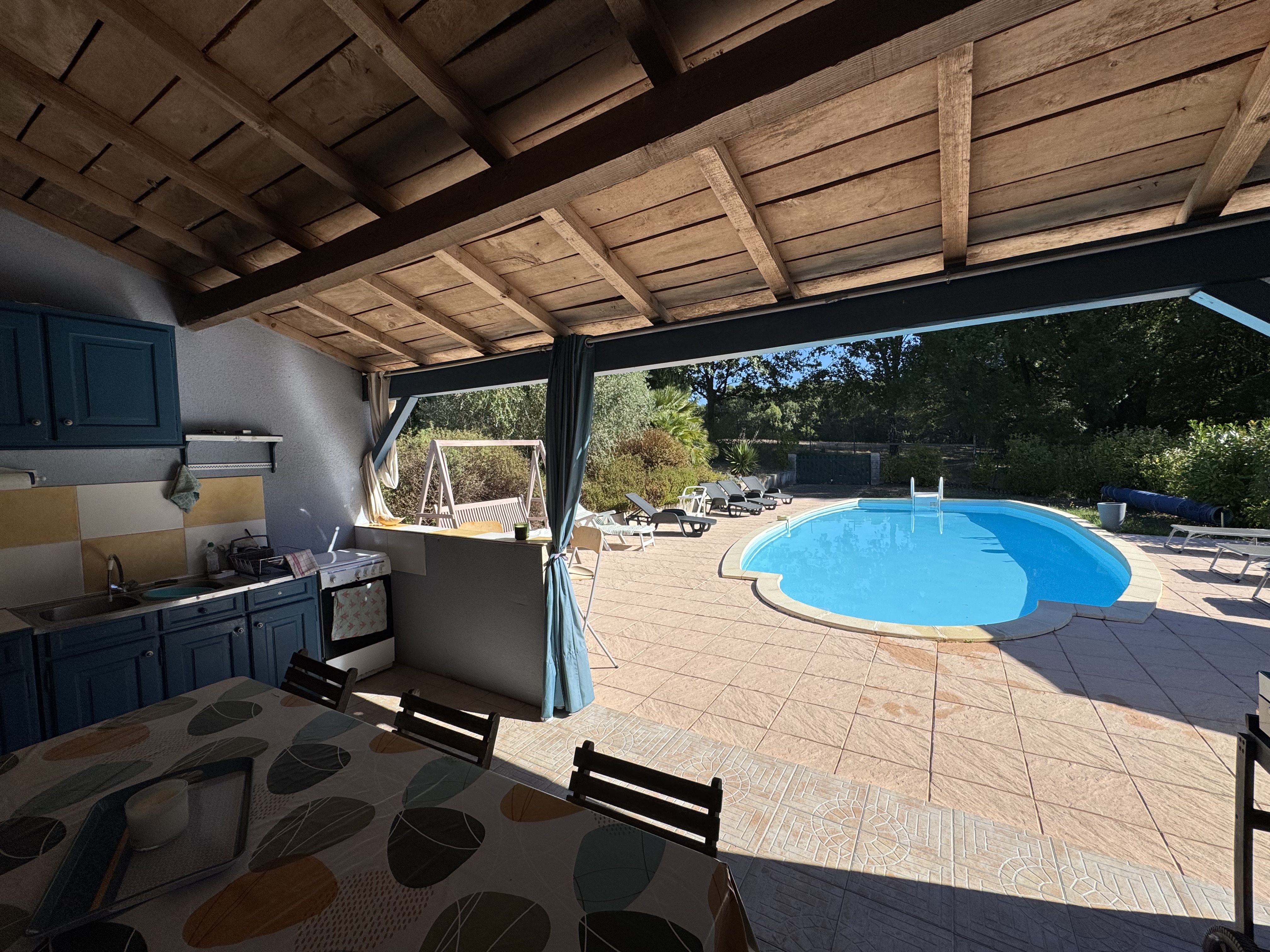 Photo 6 - BELLE MAISON EN PIERRE – 5 CHAMBRES – PISCINE – PANNEAUX SOLAIRES – 3 708 M² DE TERRAIN