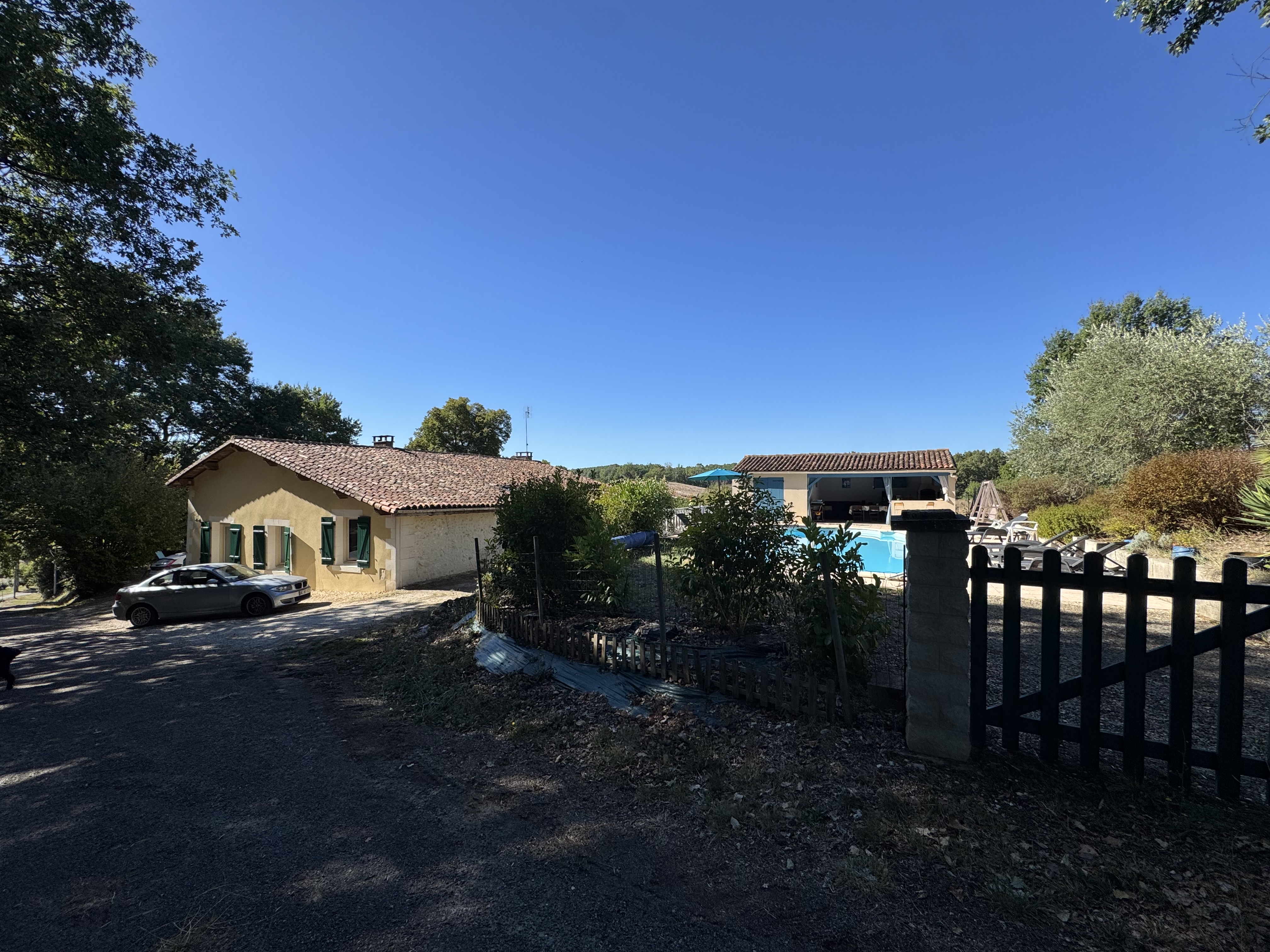 Photo 24 - BELLE MAISON EN PIERRE – 5 CHAMBRES – PISCINE – PANNEAUX SOLAIRES – 3 708 M² DE TERRAIN