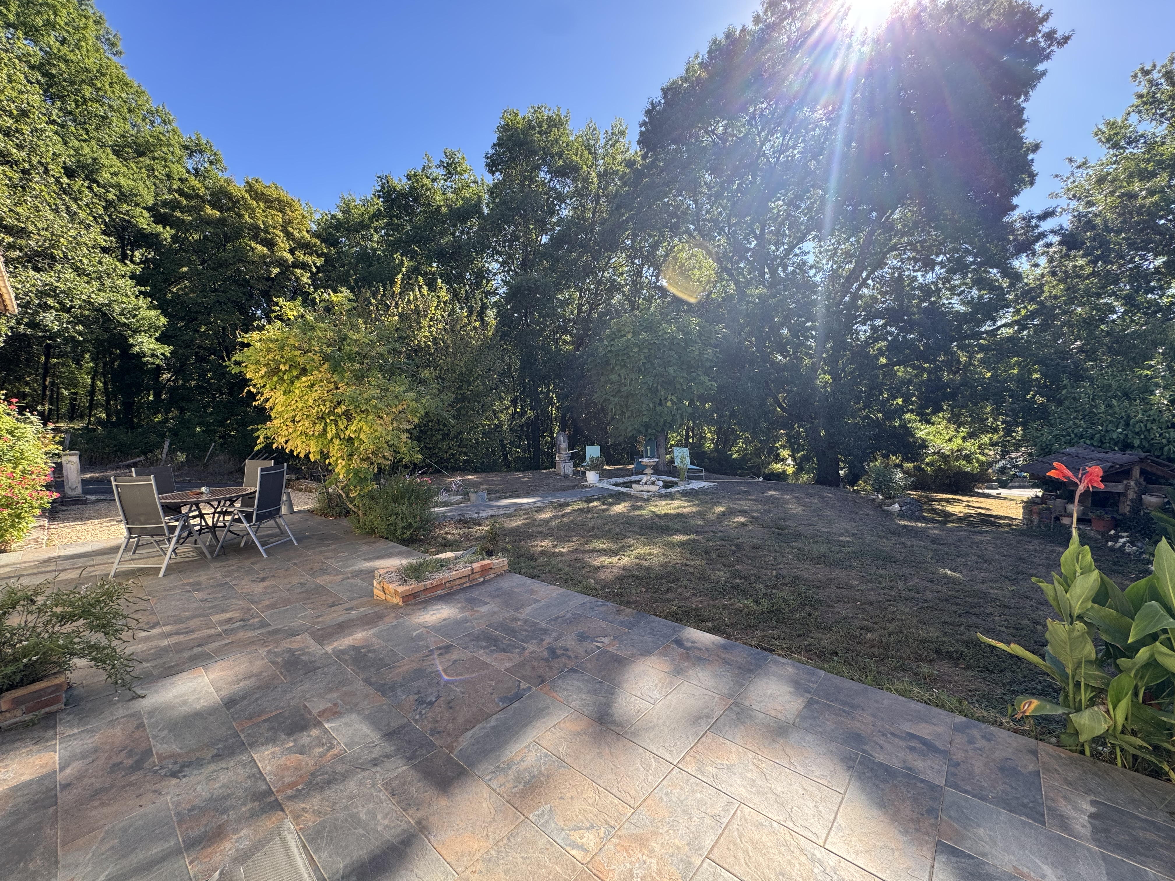 Photo 3 - BELLE MAISON EN PIERRE – 5 CHAMBRES – PISCINE – PANNEAUX SOLAIRES – 3 708 M² DE TERRAIN