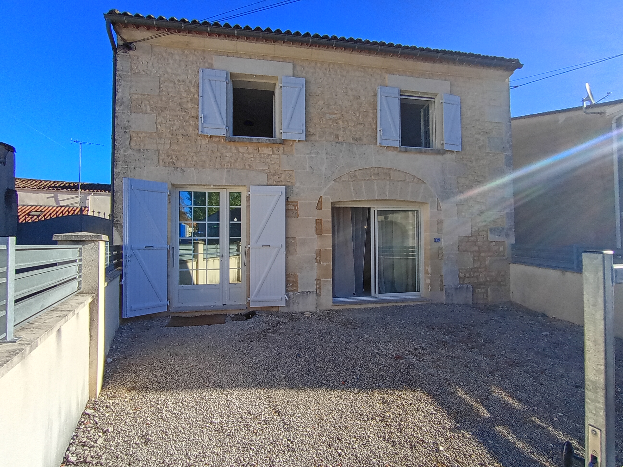 Photo 2 - Maison avec cour