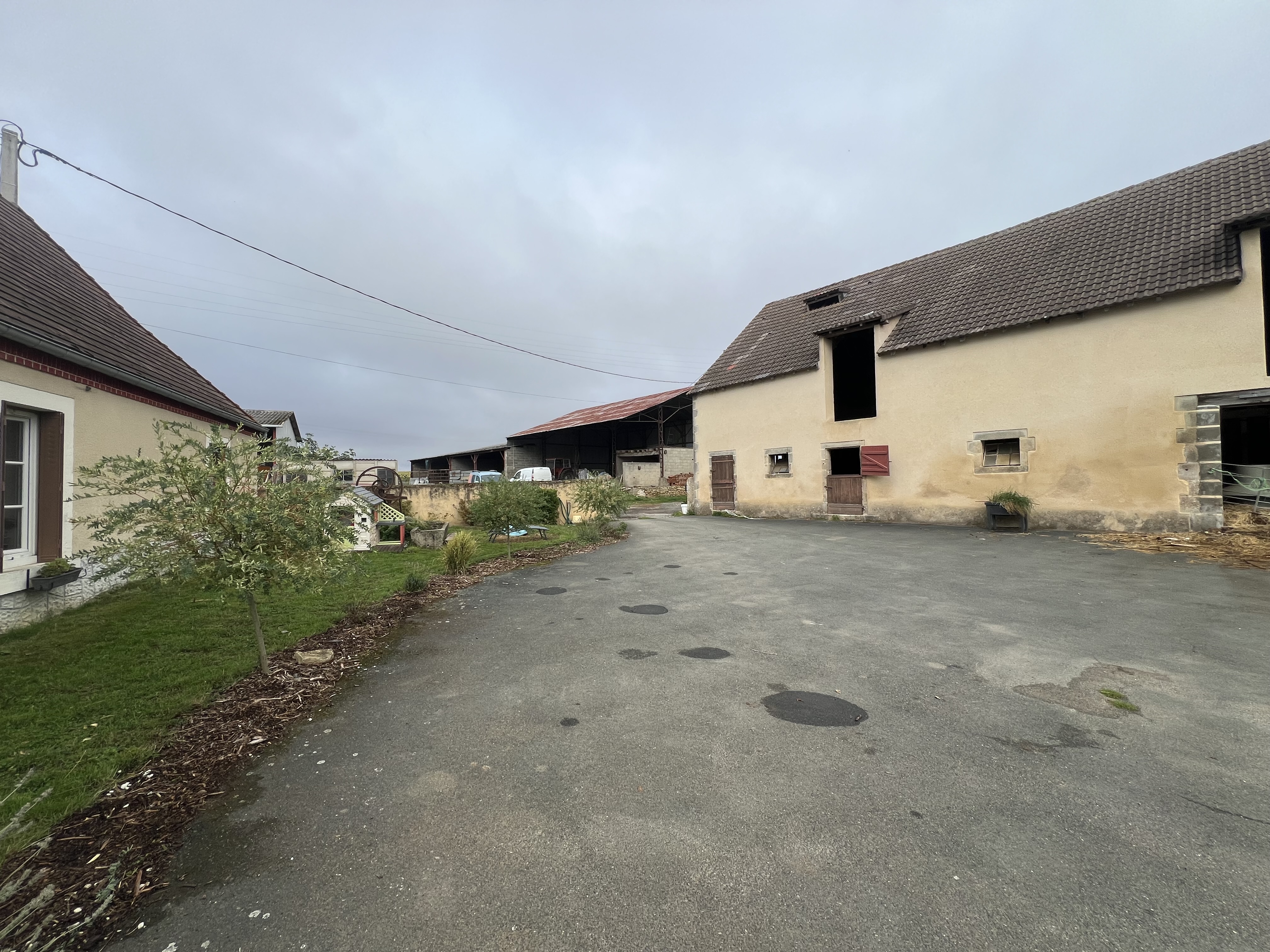 Photo 18 - Corps de ferme avec maison d&rsquo;habitation en campagne !