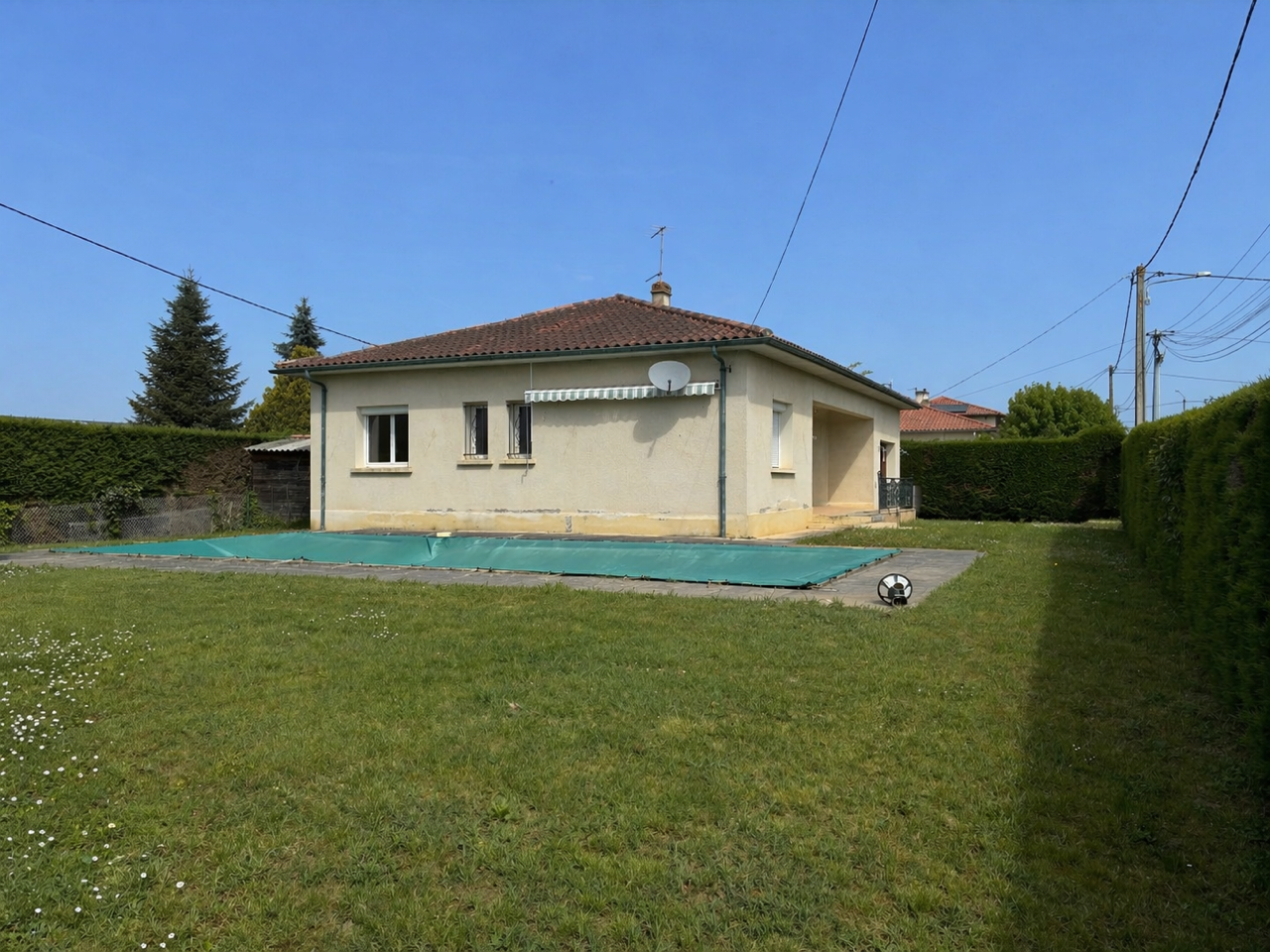 Photo 2 - MAISON DE PLAIN PIED AVEC GARAGE ET PISCINE